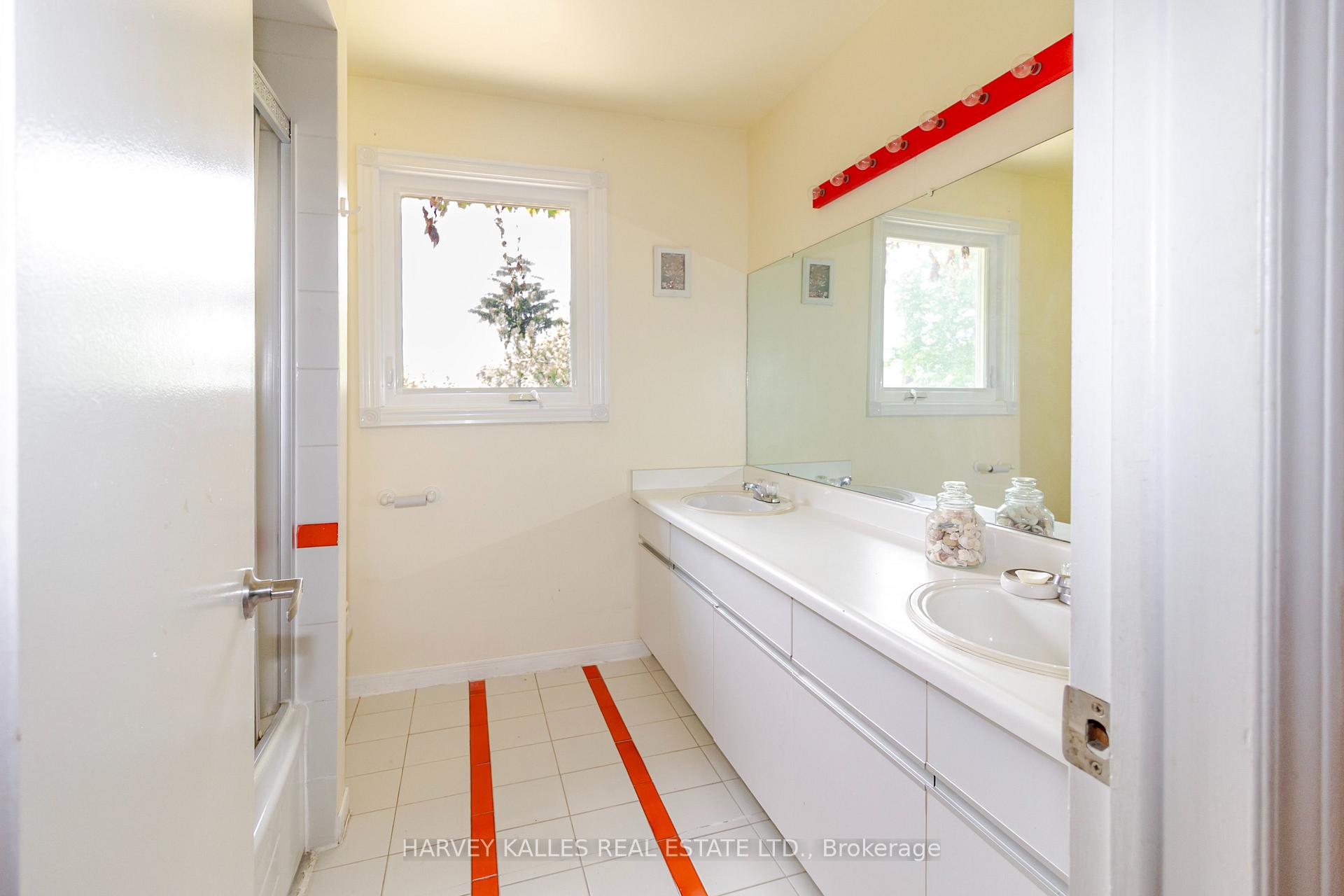 Photo 6 of 54 Aileen Road, Markham, Aileen-Willowbrook — HOMEH