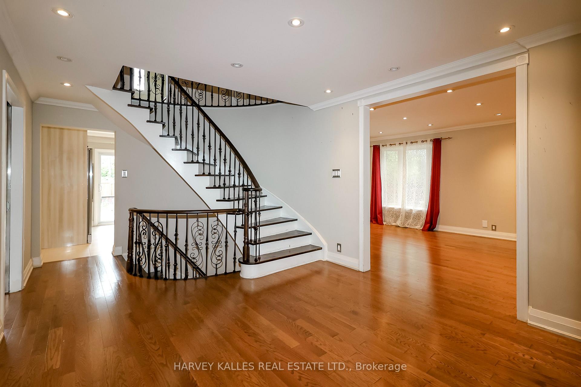 Photo 7 of 54 Aileen Road, Markham, Aileen-Willowbrook — HOMEH