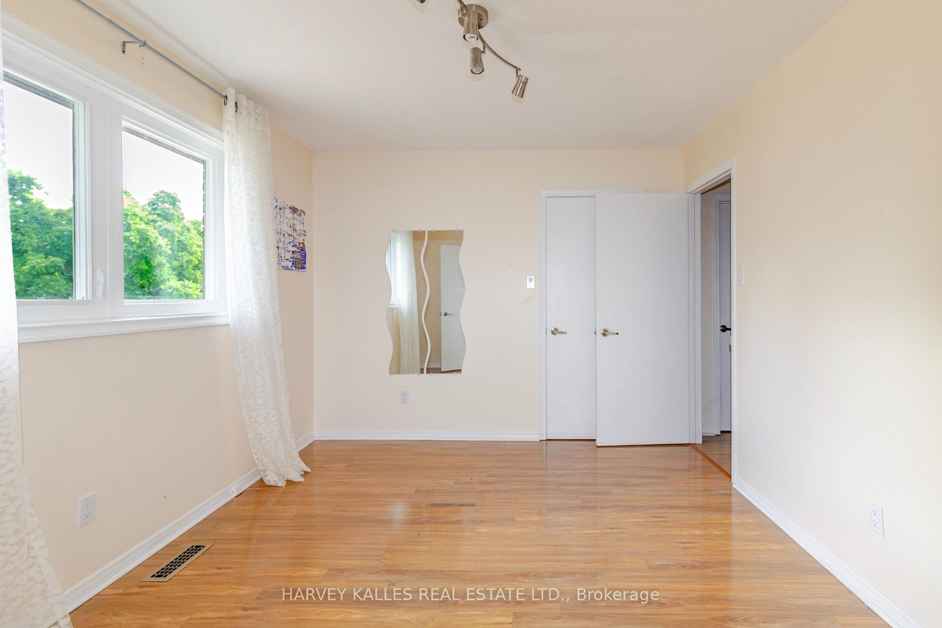 Photo 10 of 54 Aileen Road, Markham, Aileen-Willowbrook — HOMEH