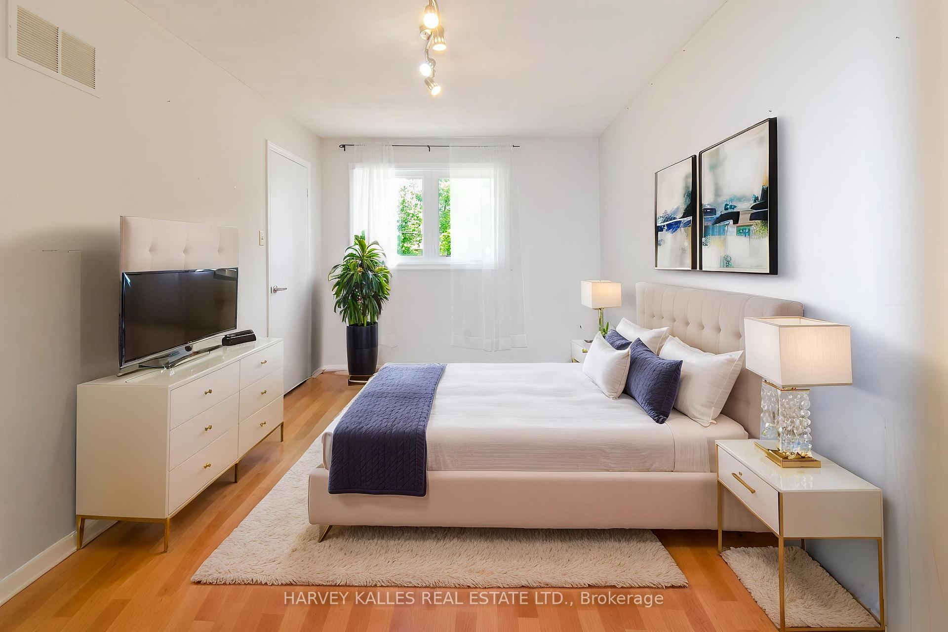 Photo 31 of 54 Aileen Road, Markham, Aileen-Willowbrook — HOMEH