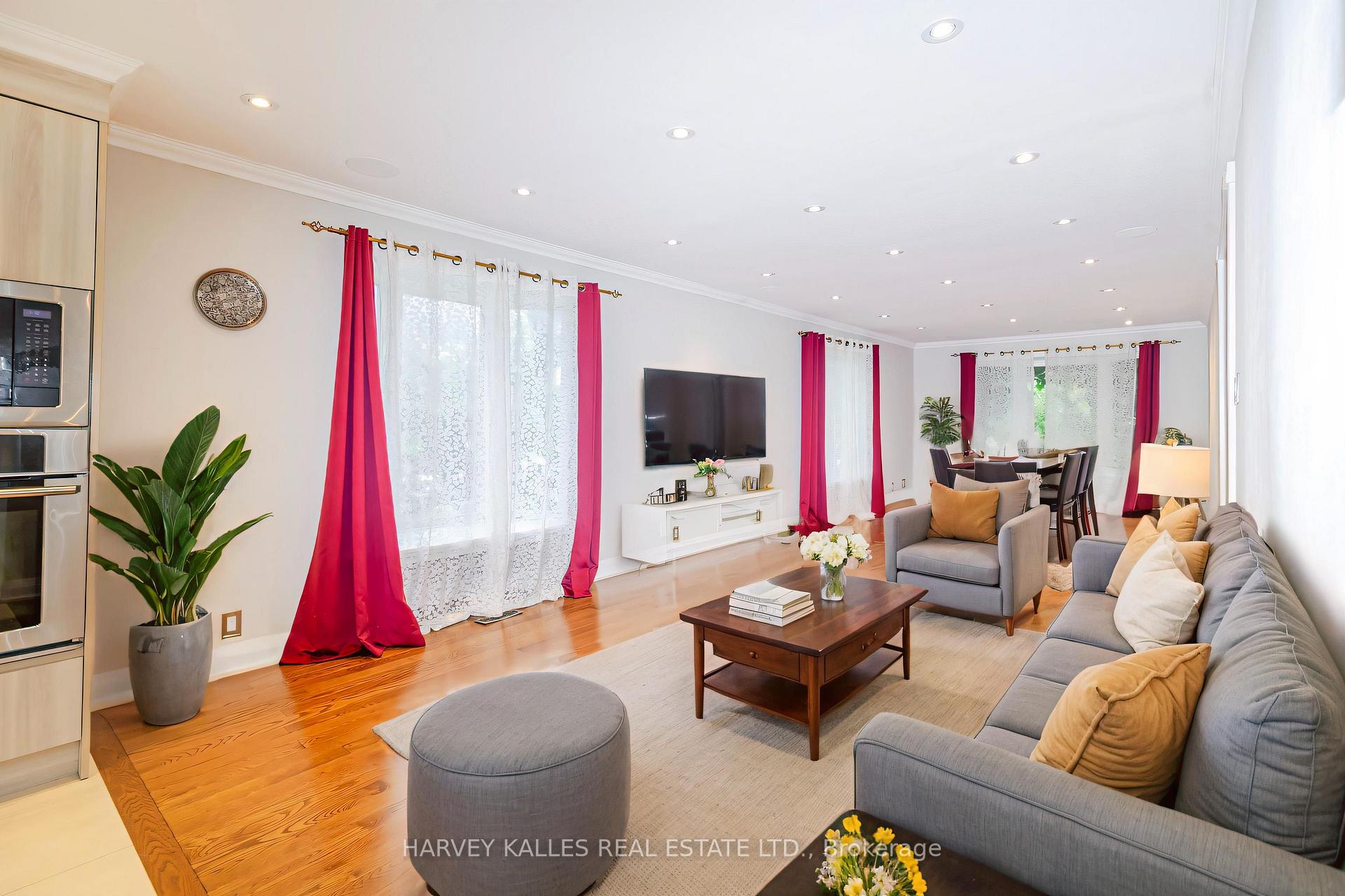Photo 38 of 54 Aileen Road, Markham, Aileen-Willowbrook — HOMEH