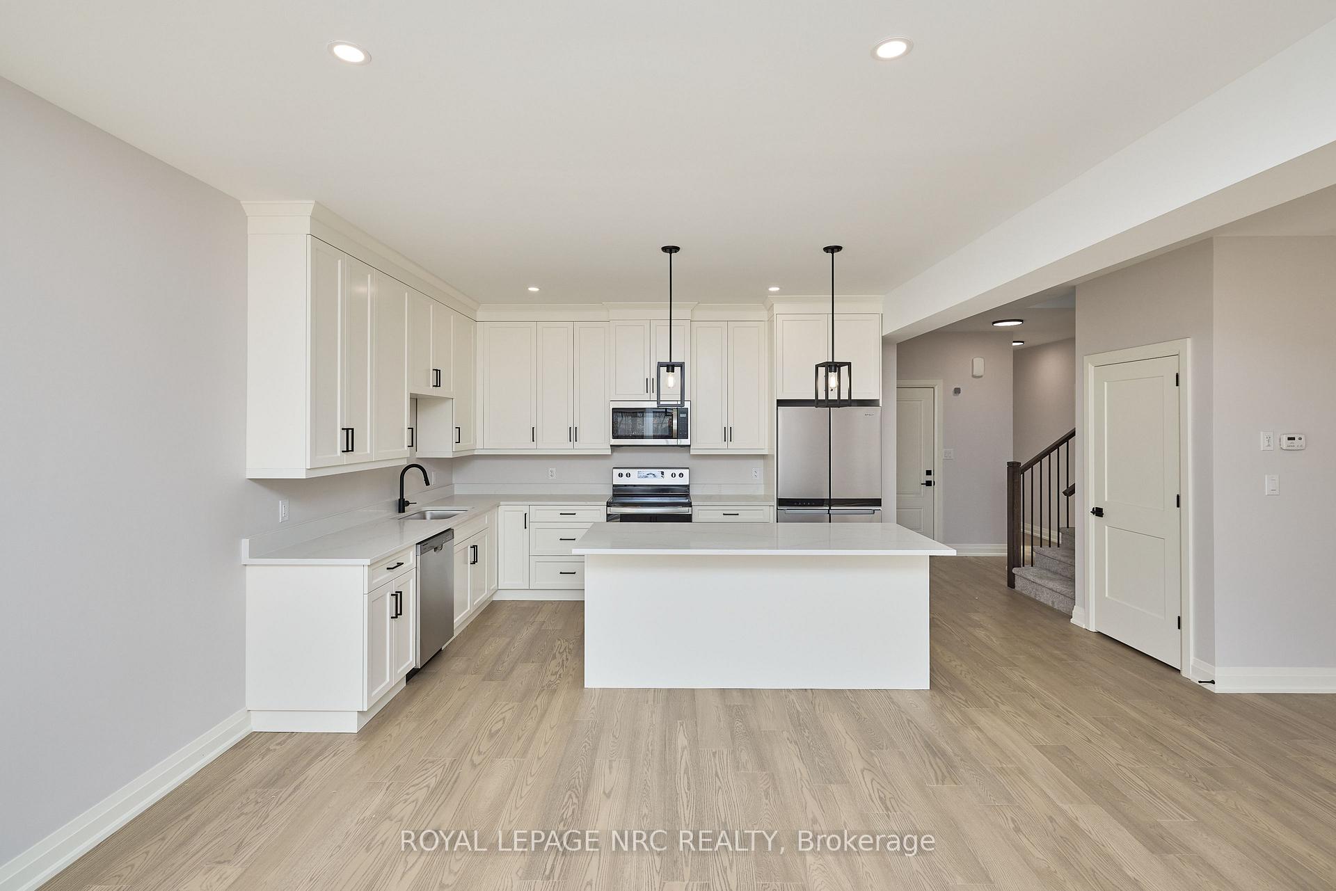Photo 10 of 196 Hodgkins Avenue, Thorold, Allanburg/Thorold South — HOMEH