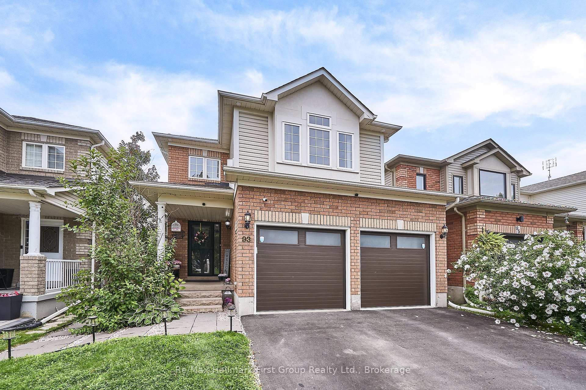 Photo 4 of 93 Trudeau Drive, Clarington, Bowmanville — HOMEH