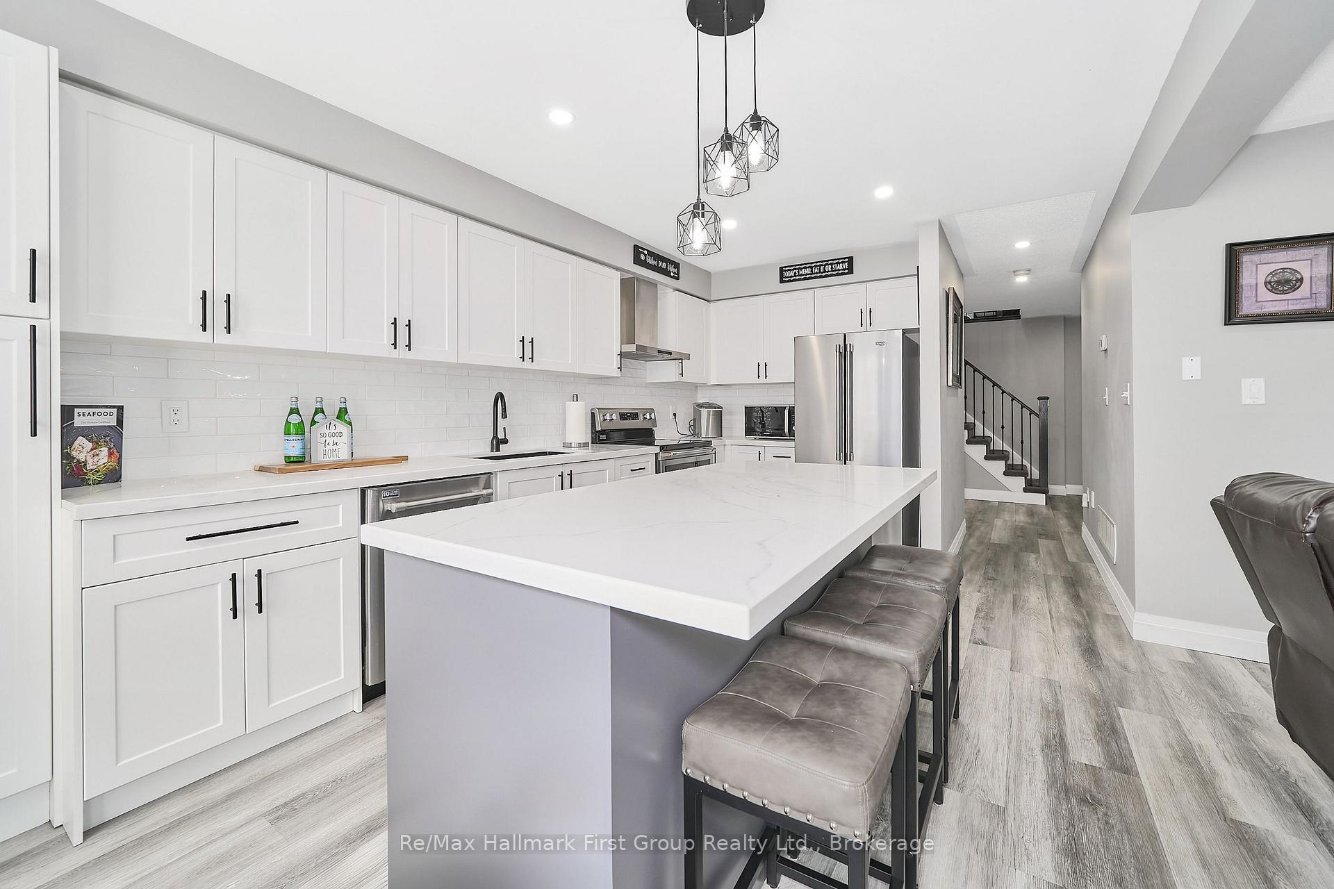 Photo 8 of 93 Trudeau Drive, Clarington, Bowmanville — HOMEH