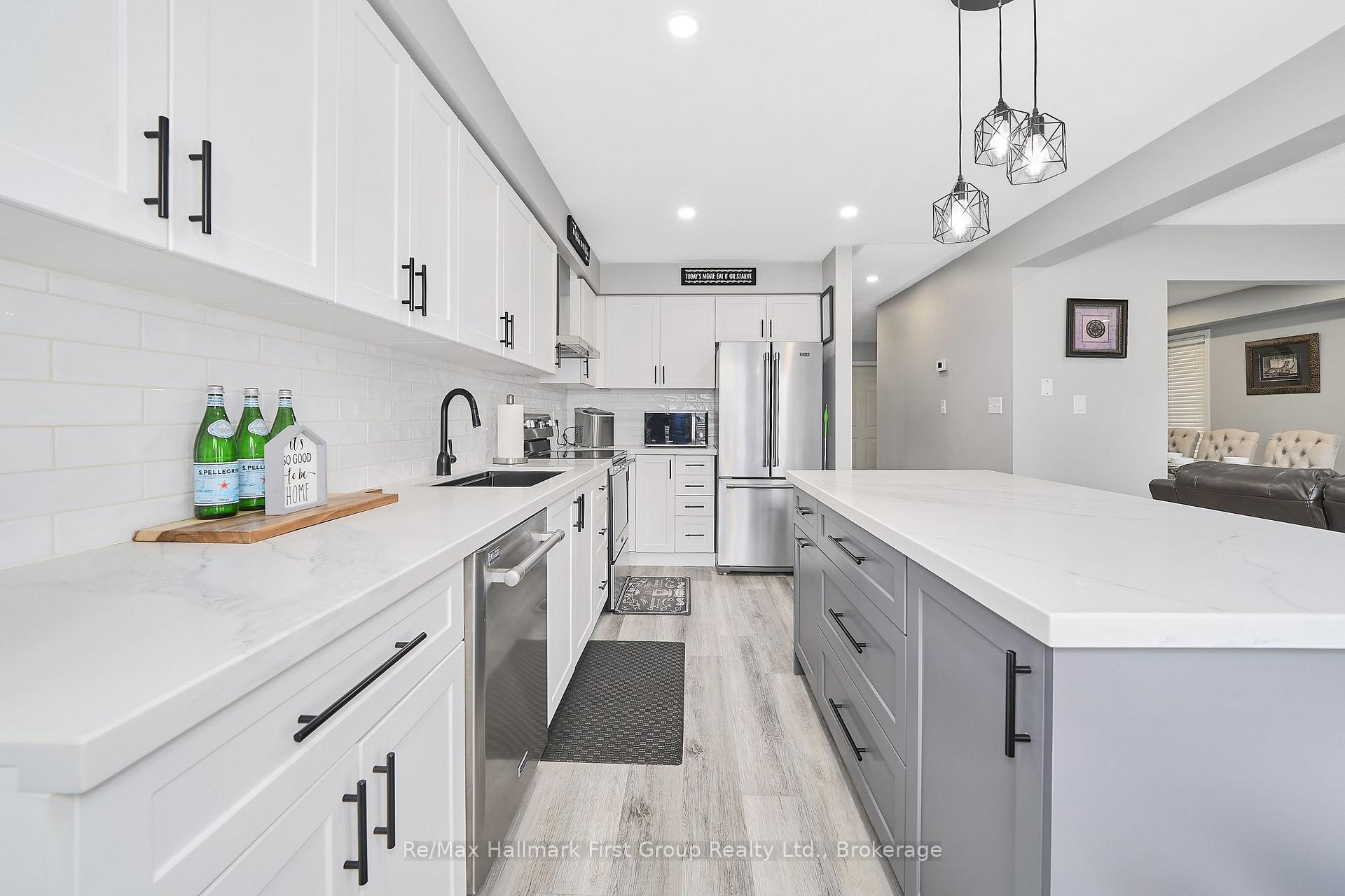 Photo 11 of 93 Trudeau Drive, Clarington, Bowmanville — HOMEH