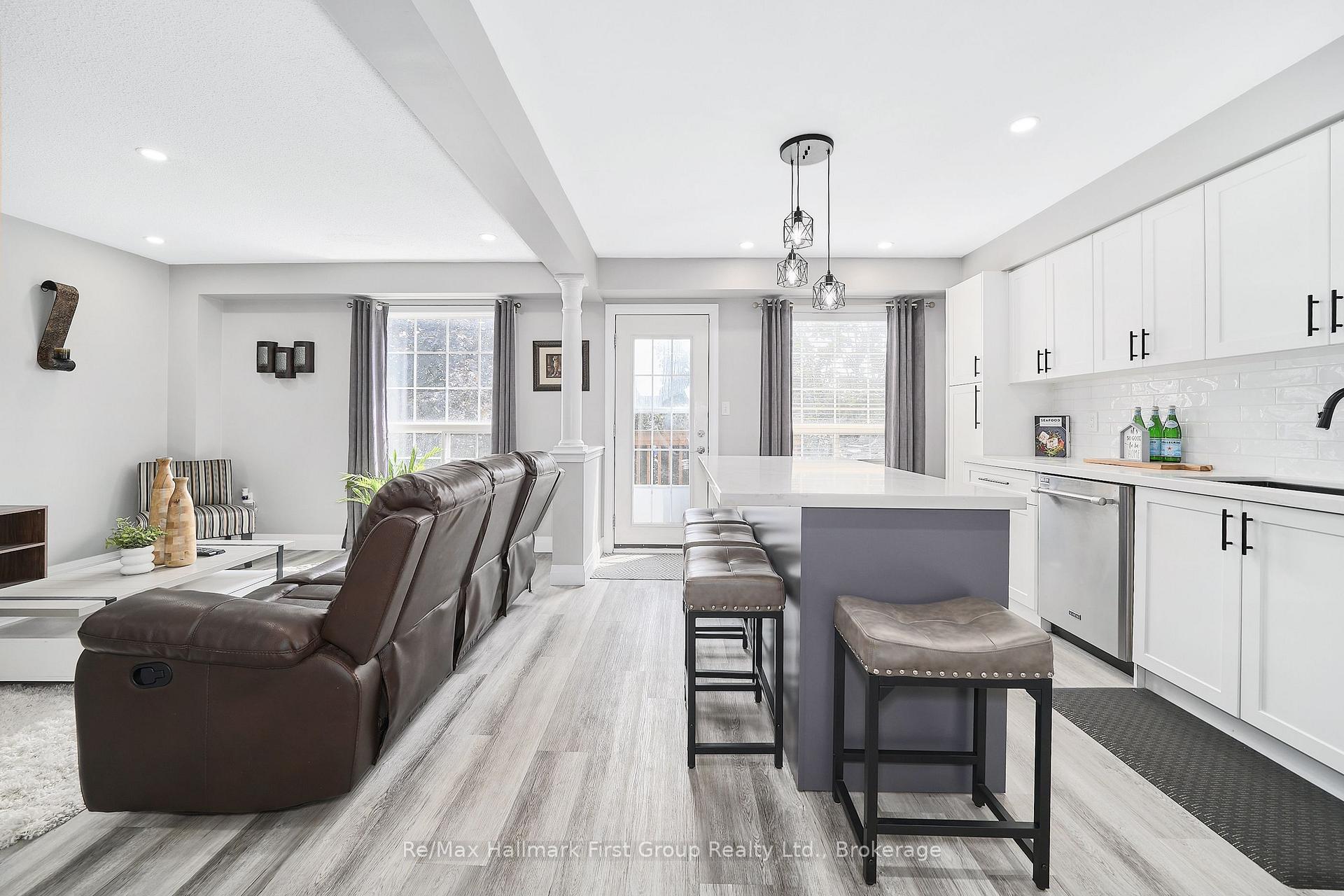 Photo 12 of 93 Trudeau Drive, Clarington, Bowmanville — HOMEH
