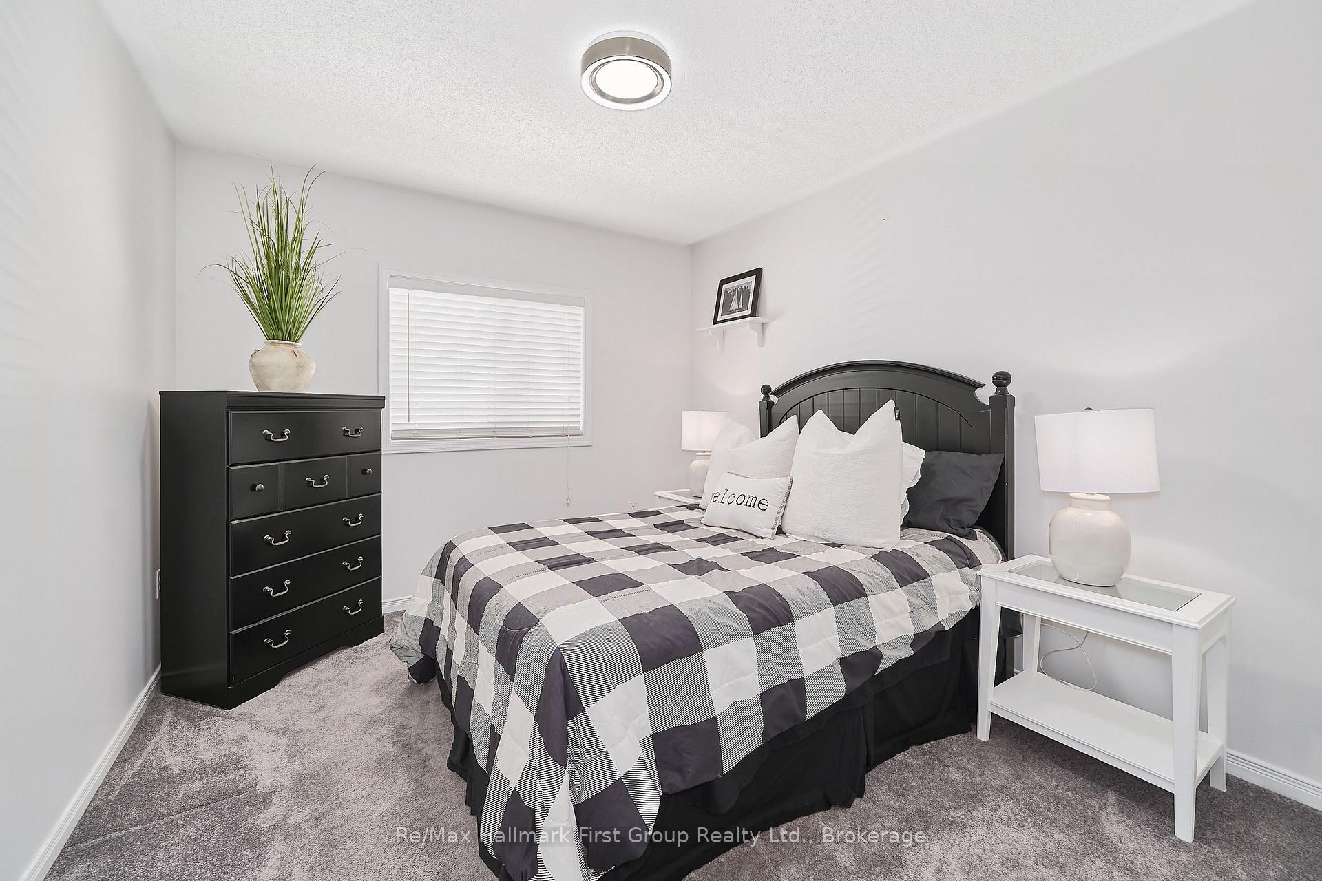 Photo 32 of 93 Trudeau Drive, Clarington, Bowmanville — HOMEH