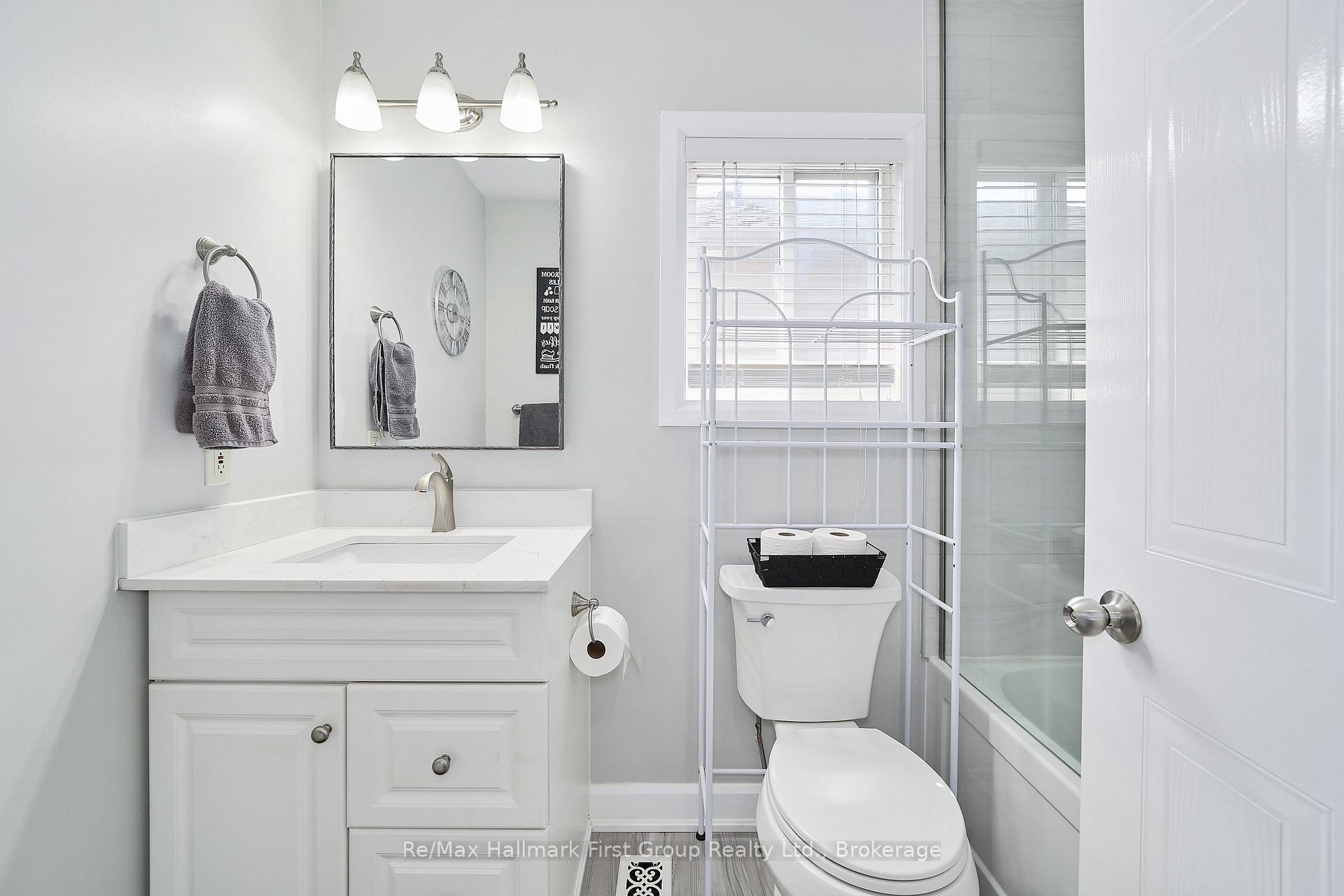Photo 33 of 93 Trudeau Drive, Clarington, Bowmanville — HOMEH