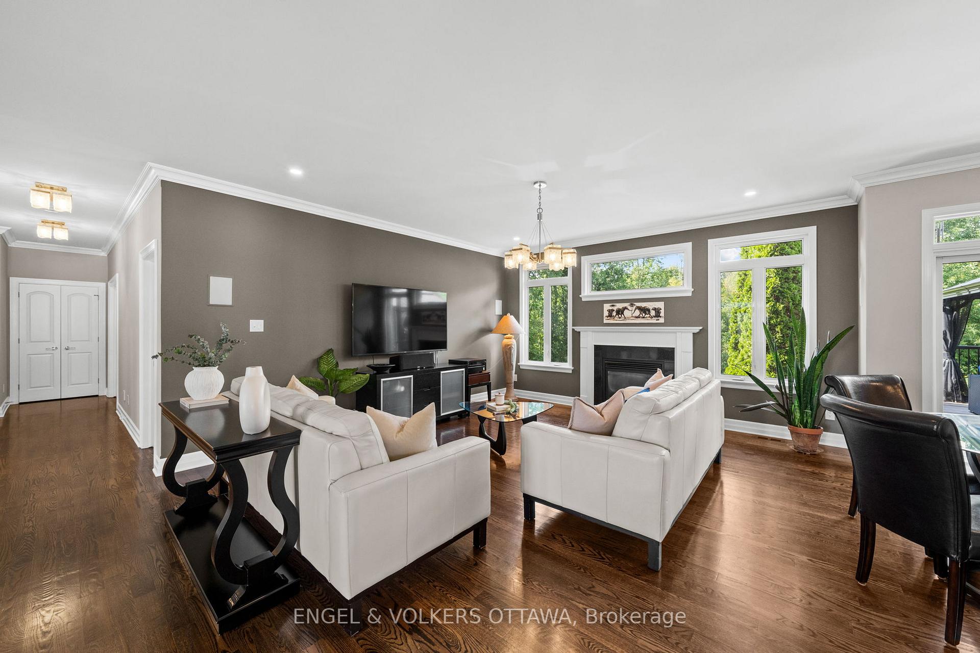Photo 13 of 557 Tullamore Street, Ottawa, Riverside South — HOMEH
