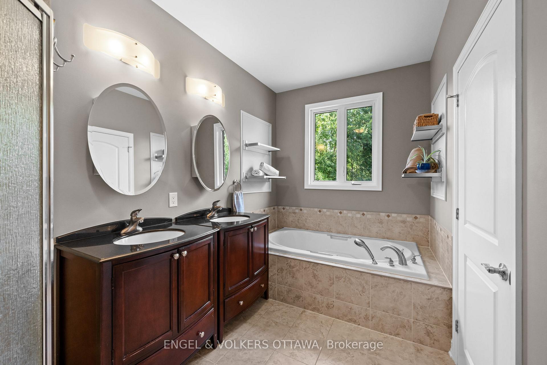 Photo 24 of 557 Tullamore Street, Ottawa, Riverside South — HOMEH
