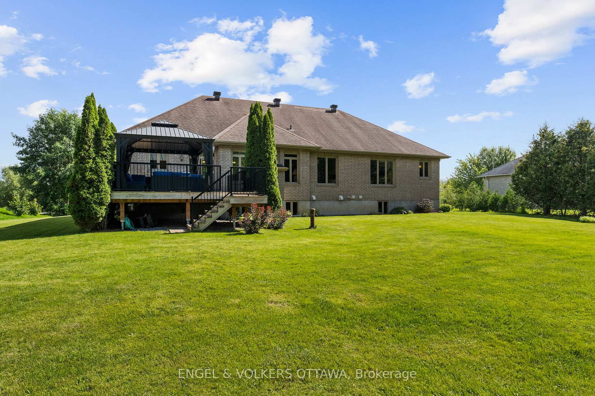 Photo 34 of 557 Tullamore Street, Ottawa, Riverside South — HOMEH