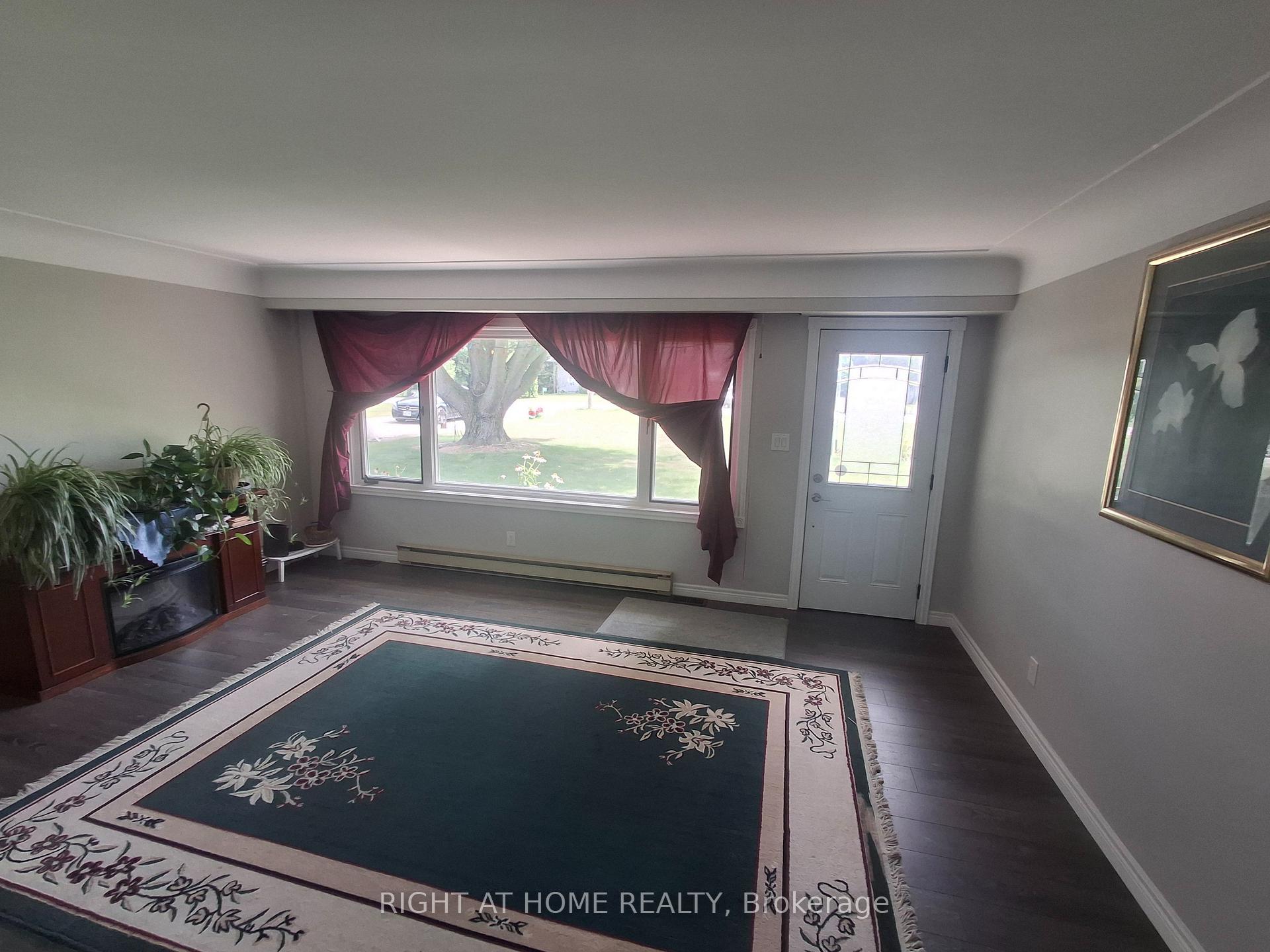 Photo 7 of 717 Mersea Rd 6 E, Leamington — HOMEH
