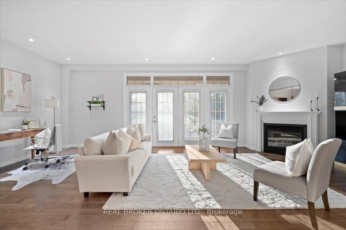Photo 4 of Unit 22, 435 Winchester Drive, Waterloo, Beechwood West — HOMEH