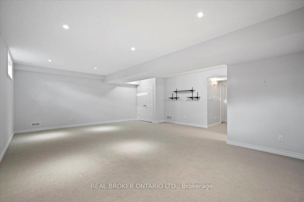 Photo 31 of Unit 22, 435 Winchester Drive, Waterloo, Beechwood West — HOMEH