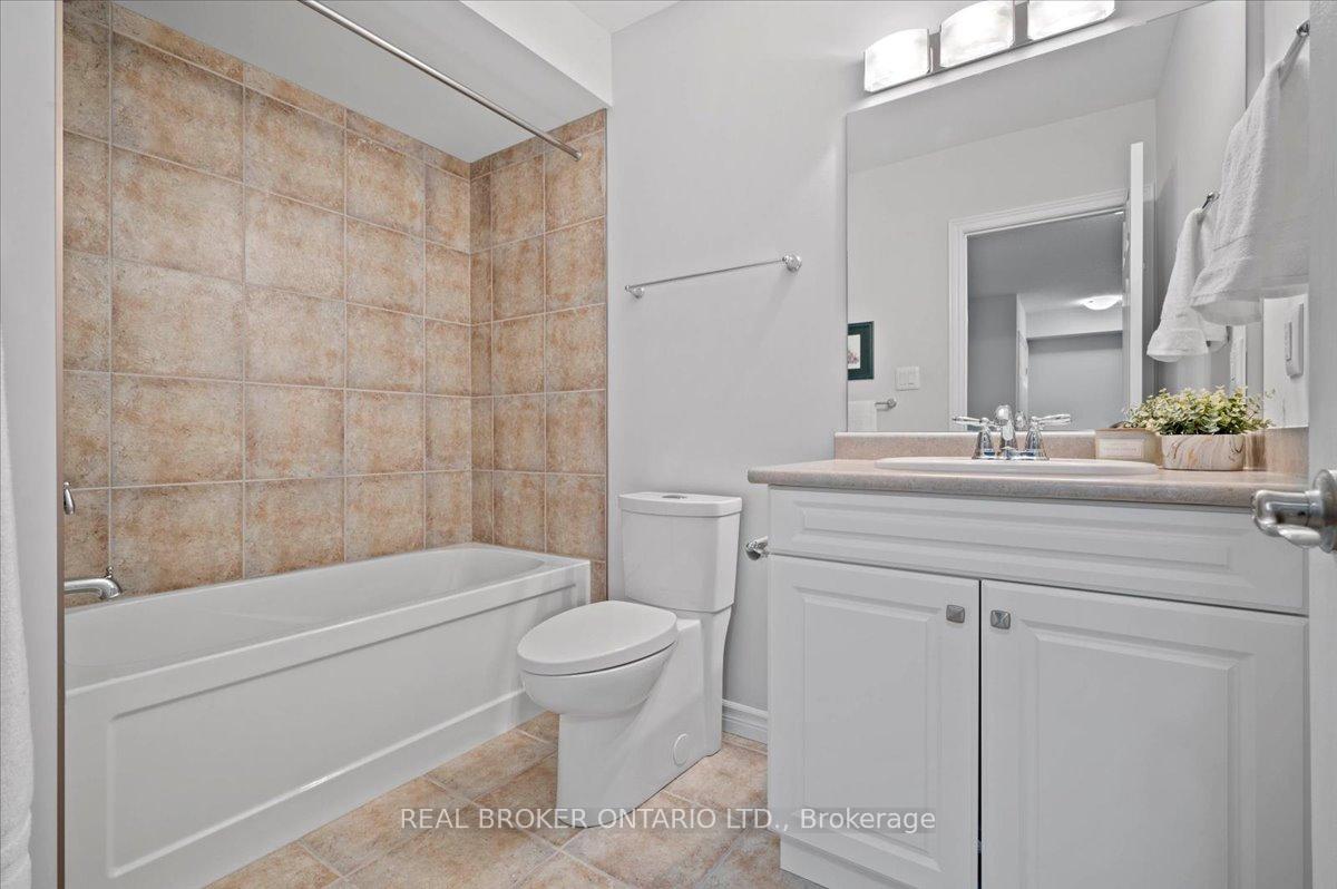 Photo 32 of Unit 22, 435 Winchester Drive, Waterloo, Beechwood West — HOMEH