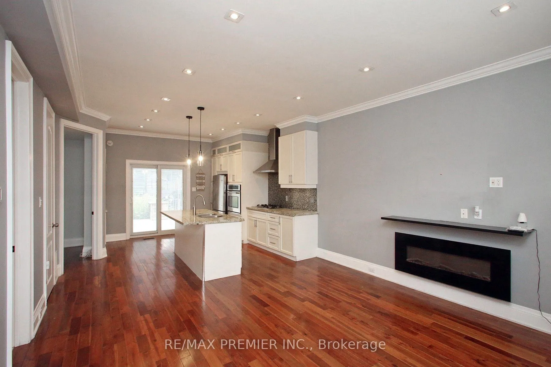 Photo 4 of 226 Ritson Road S, Oshawa, Central — HOMEH