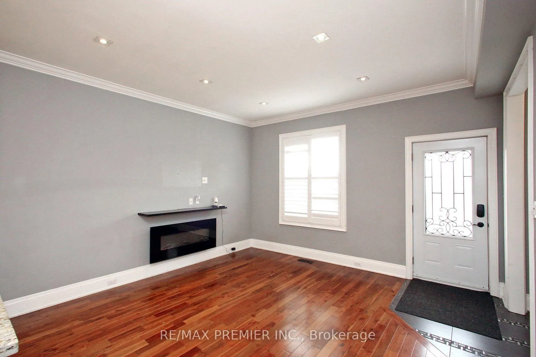 Photo 5 of 226 Ritson Road S, Oshawa, Central — HOMEH