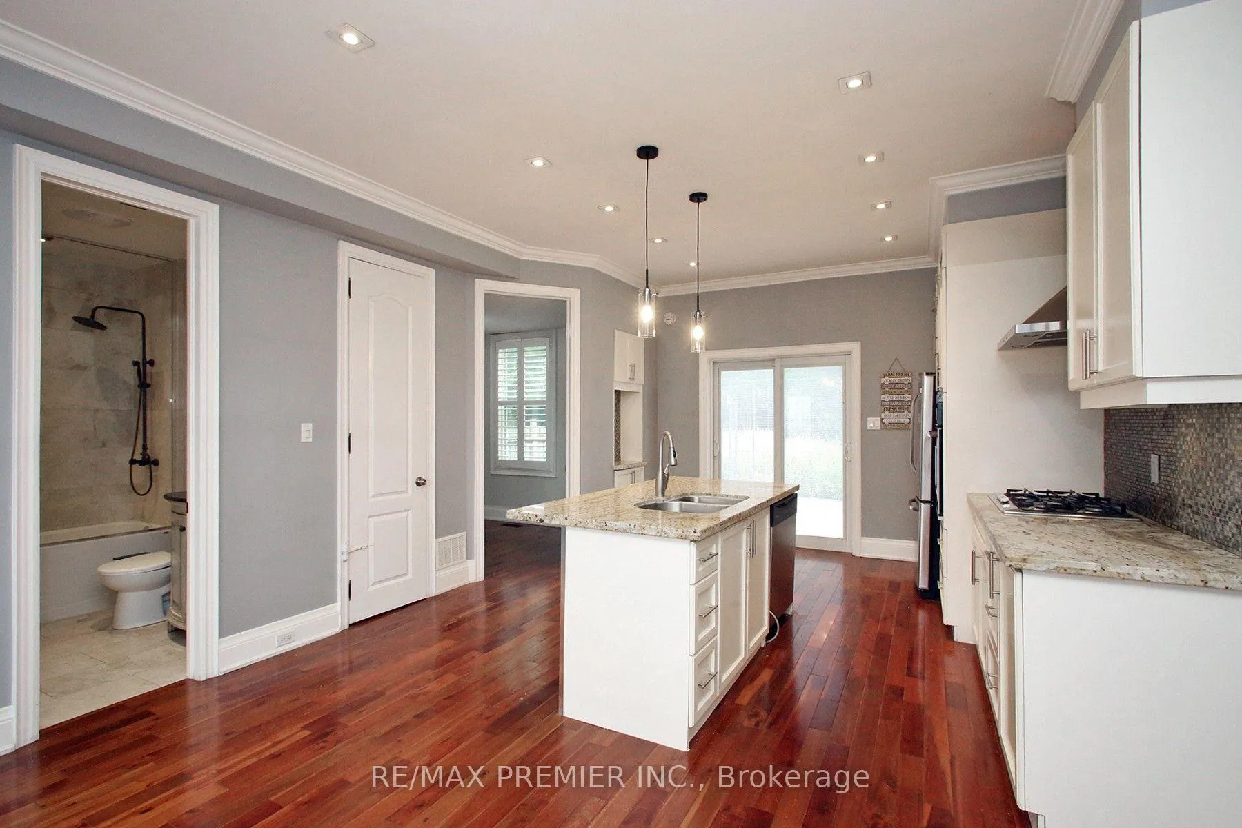 Photo 7 of 226 Ritson Road S, Oshawa, Central — HOMEH