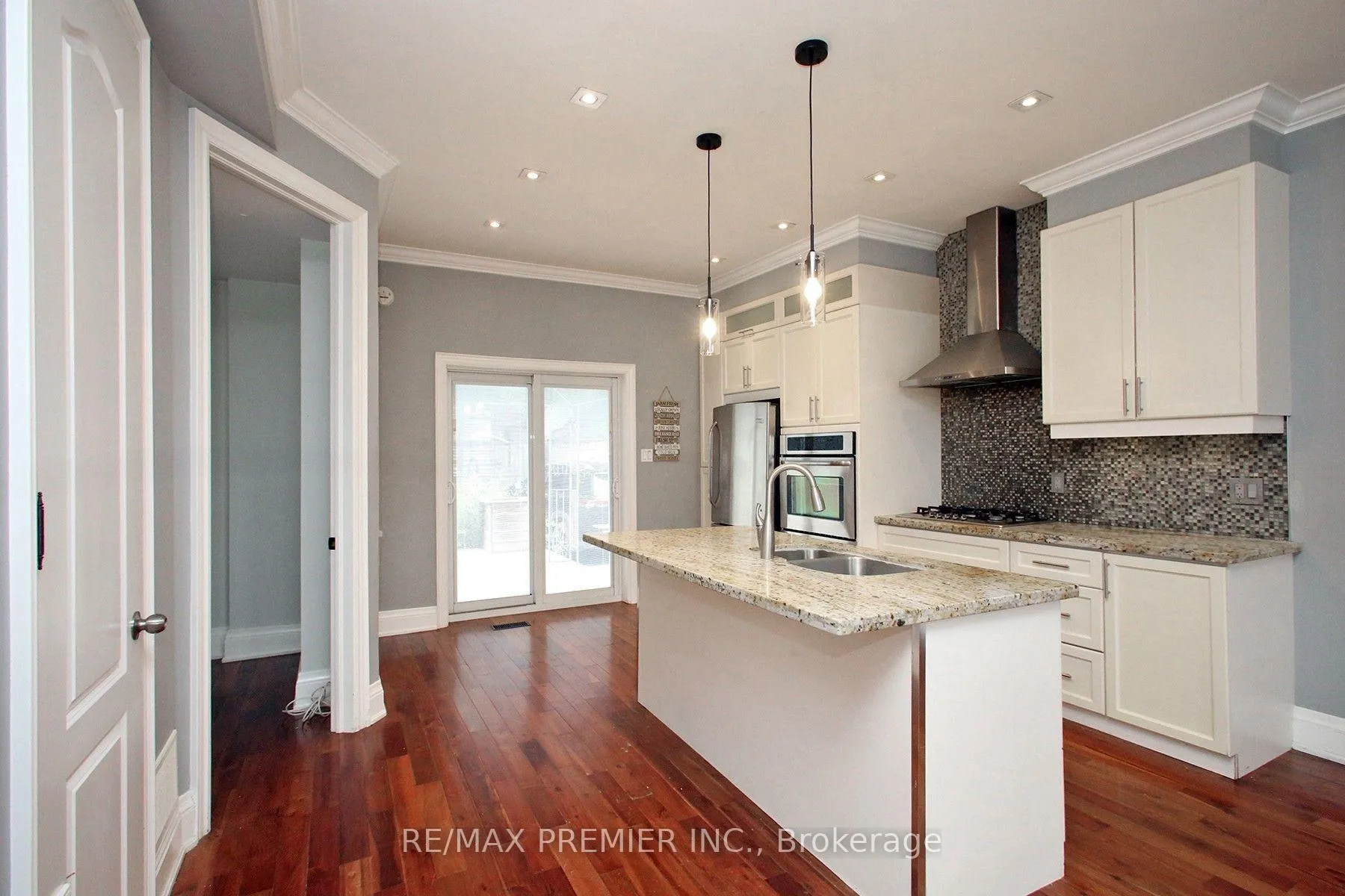 Photo 8 of 226 Ritson Road S, Oshawa, Central — HOMEH