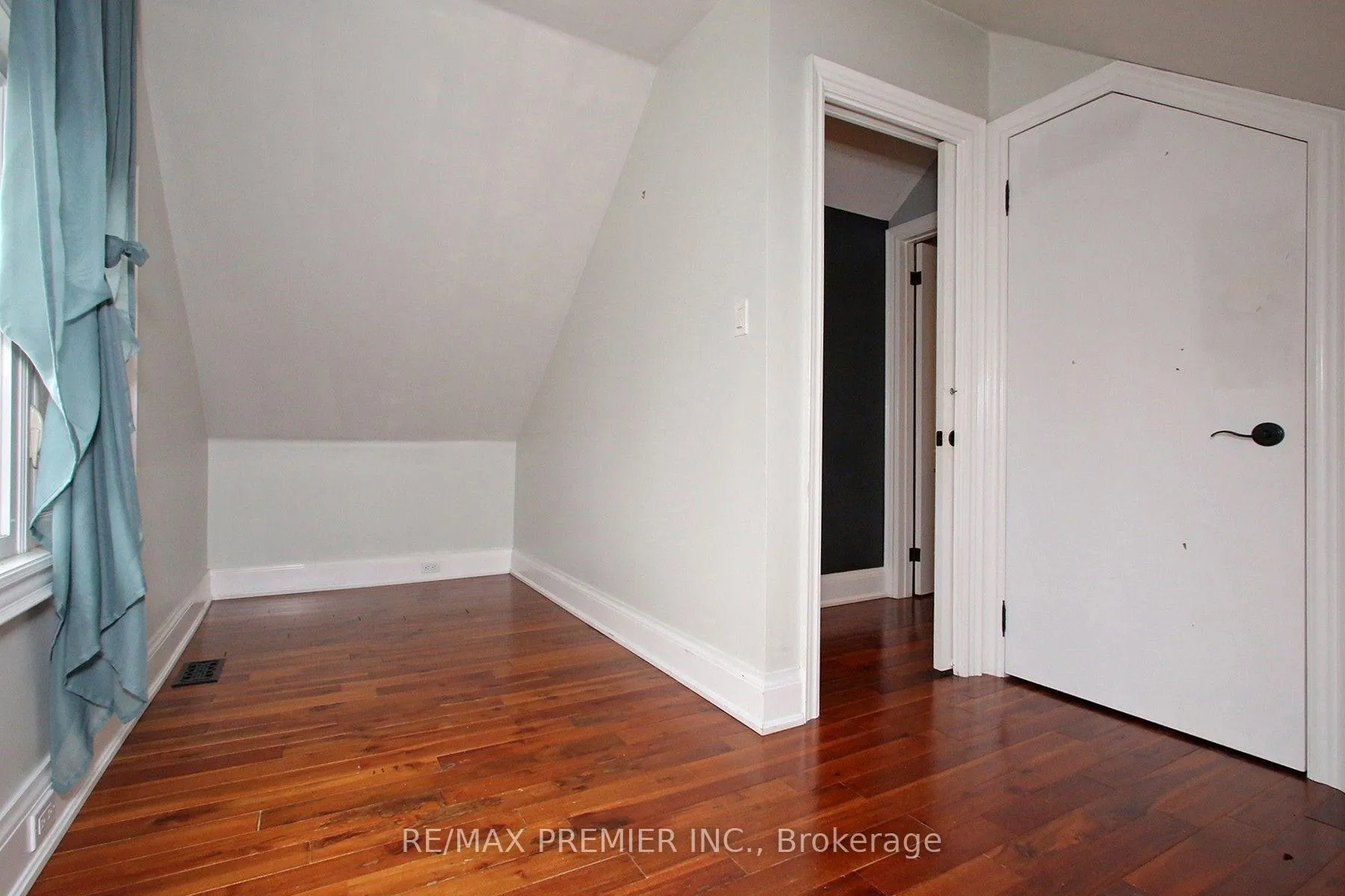 Photo 14 of 226 Ritson Road S, Oshawa, Central — HOMEH