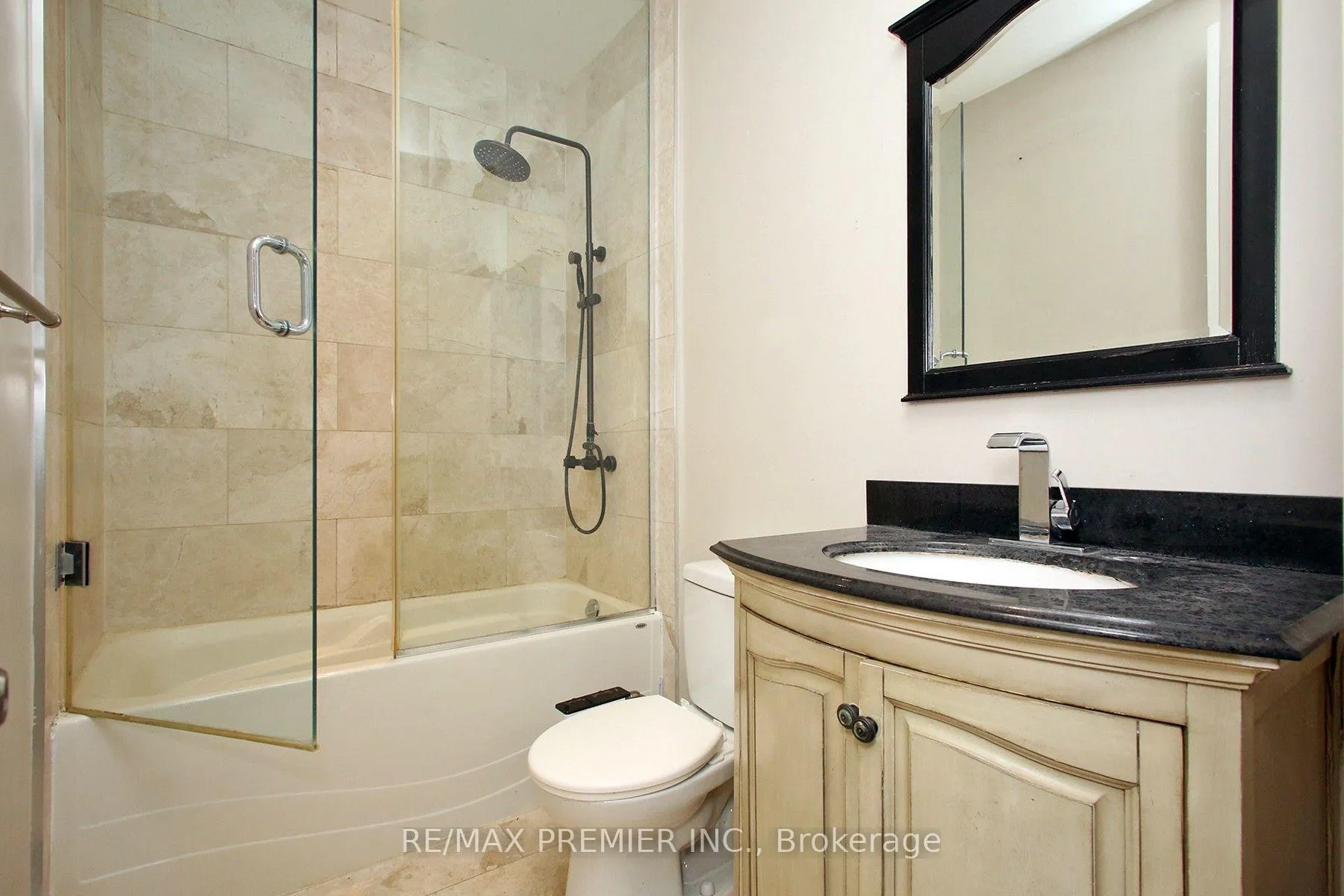 Photo 16 of 226 Ritson Road S, Oshawa, Central — HOMEH