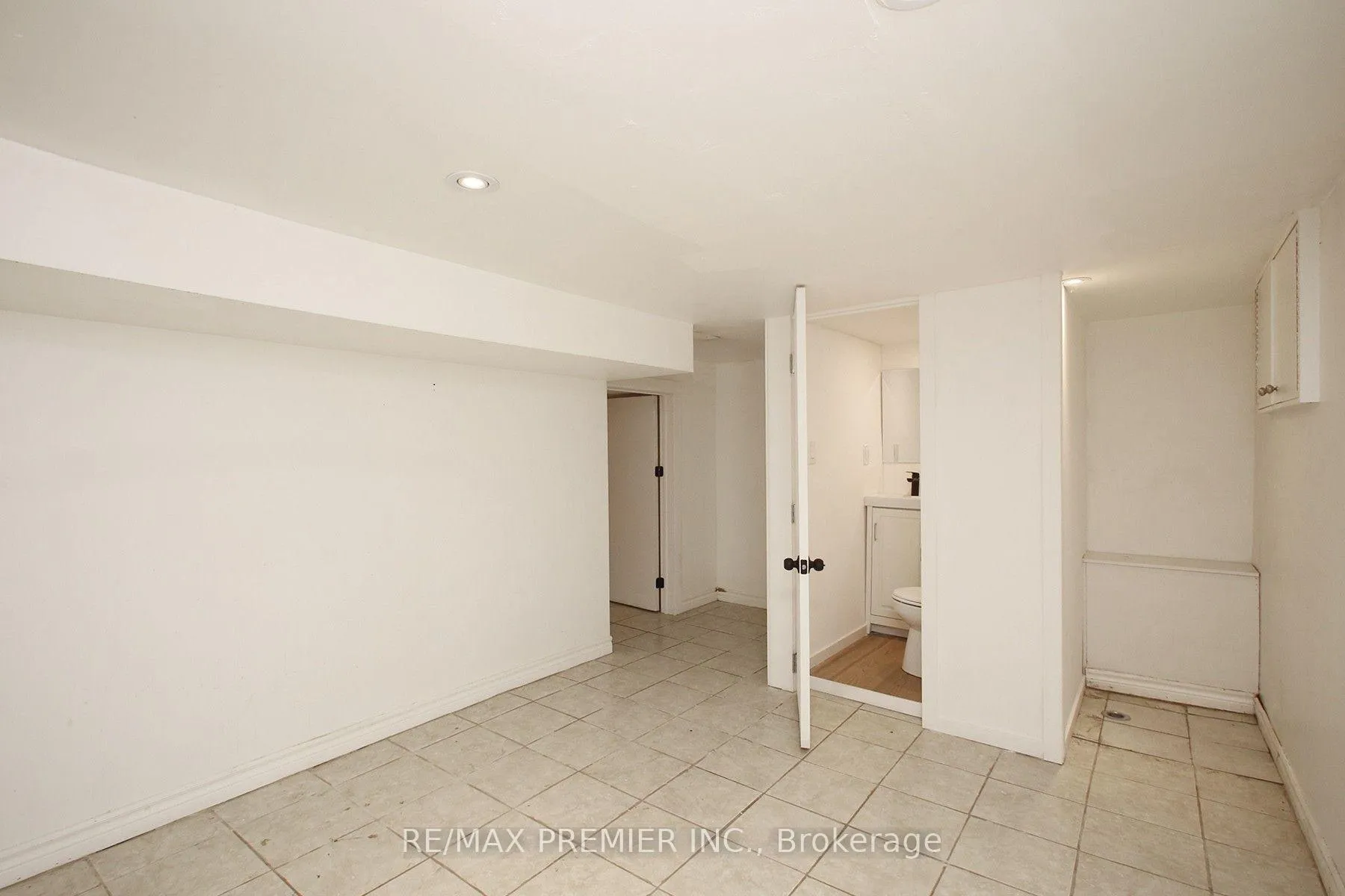 Photo 19 of 226 Ritson Road S, Oshawa, Central — HOMEH