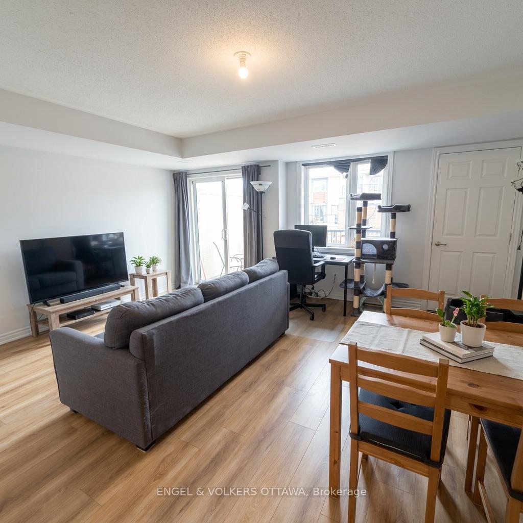 Photo 2 of 110 Lapland Private, Ottawa, Kanata - Emerald Meadows/Trailwest — HOMEH