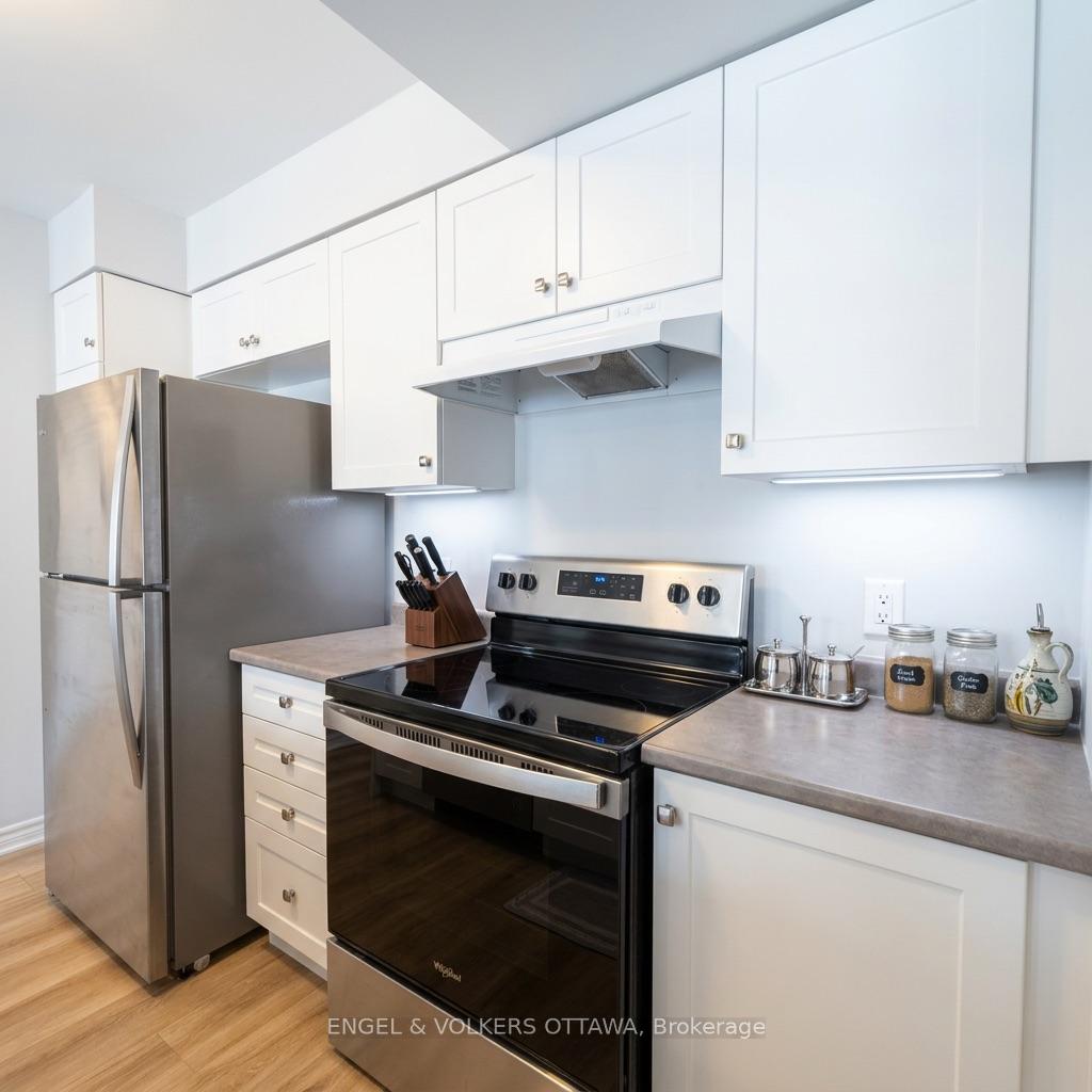 Photo 5 of 110 Lapland Private, Ottawa, Kanata - Emerald Meadows/Trailwest — HOMEH