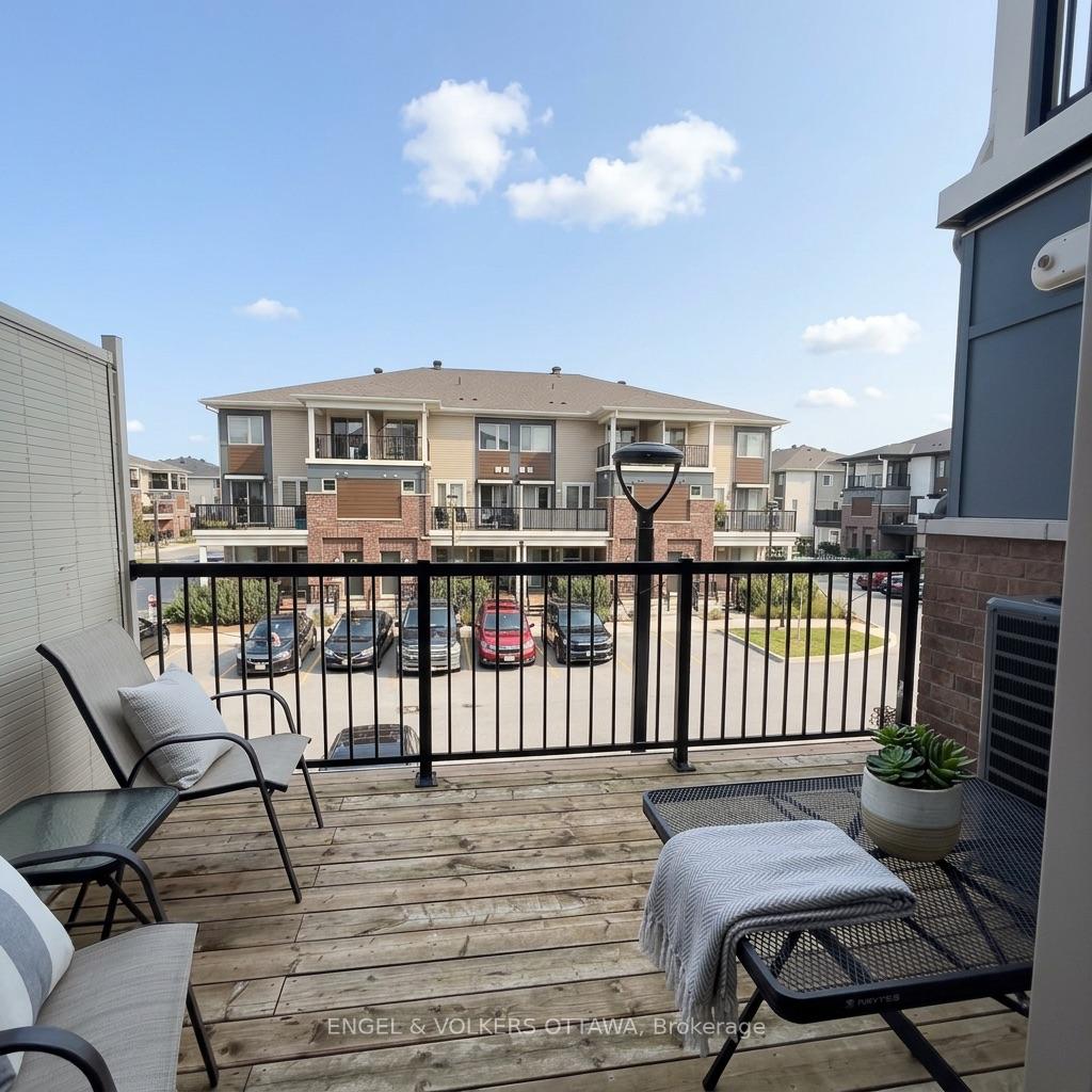 Photo 7 of 110 Lapland Private, Ottawa, Kanata - Emerald Meadows/Trailwest — HOMEH