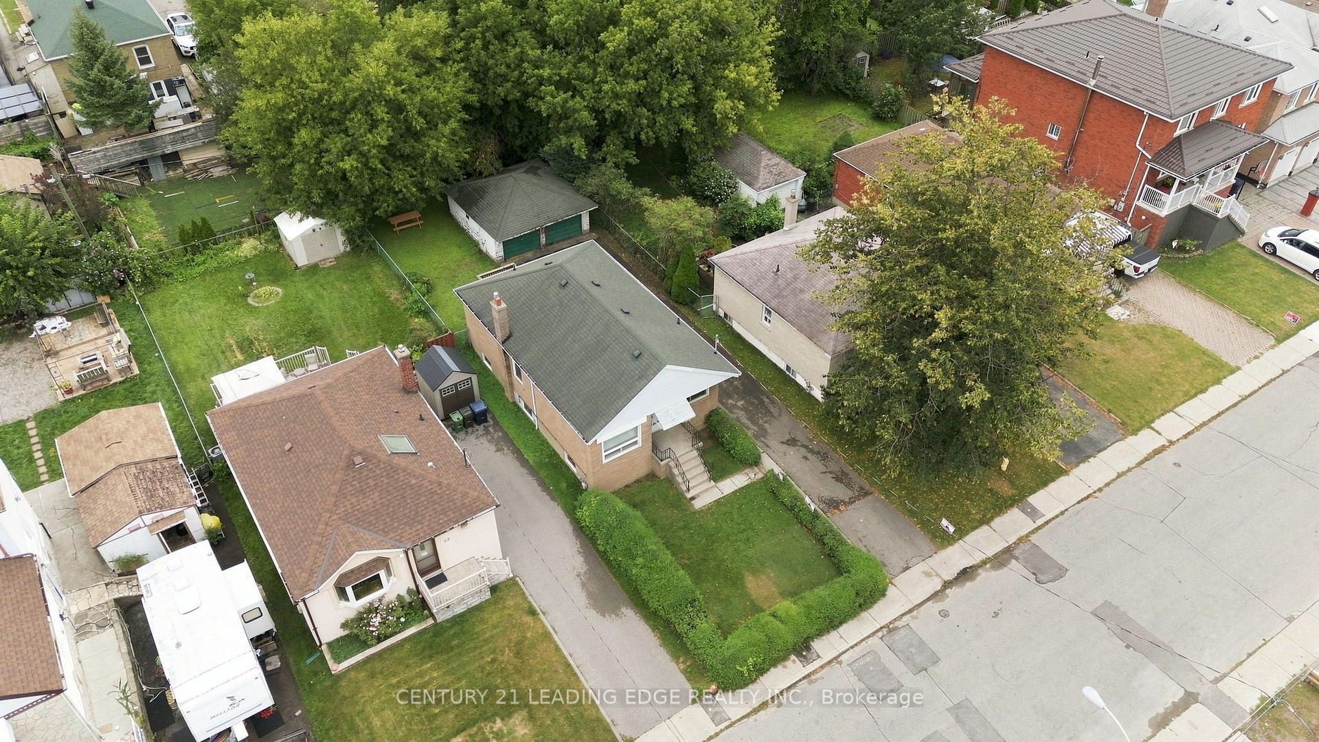 Photo 2 of 67 Pitt Avenue, Scarborough, Clairlea-Birchmount — HOMEH