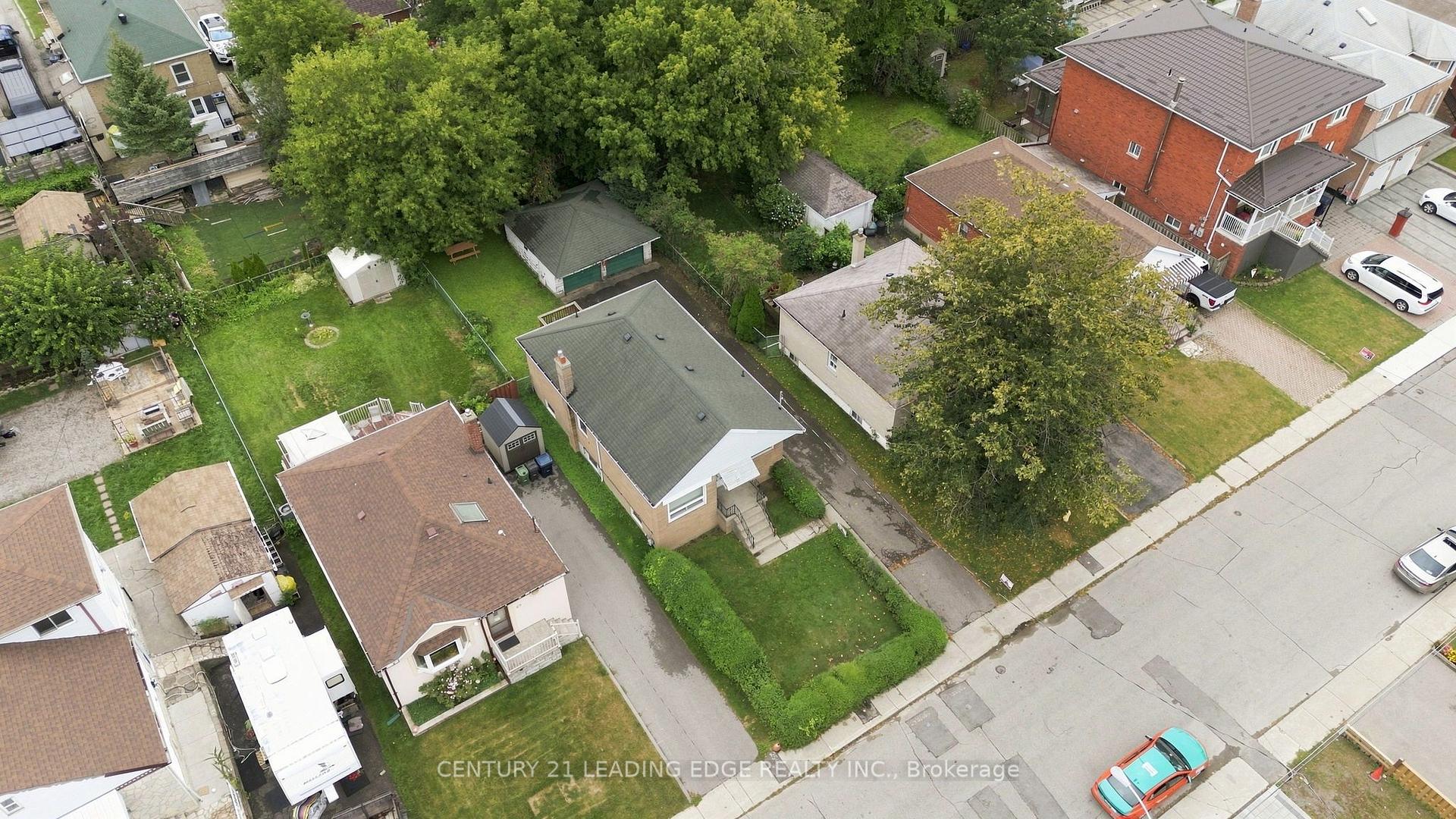 Photo 5 of 67 Pitt Avenue, Scarborough, Clairlea-Birchmount — HOMEH
