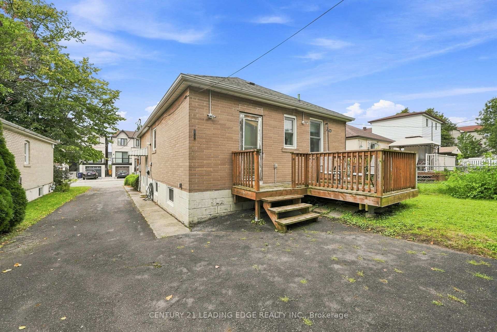 Photo 14 of 67 Pitt Avenue, Scarborough, Clairlea-Birchmount — HOMEH