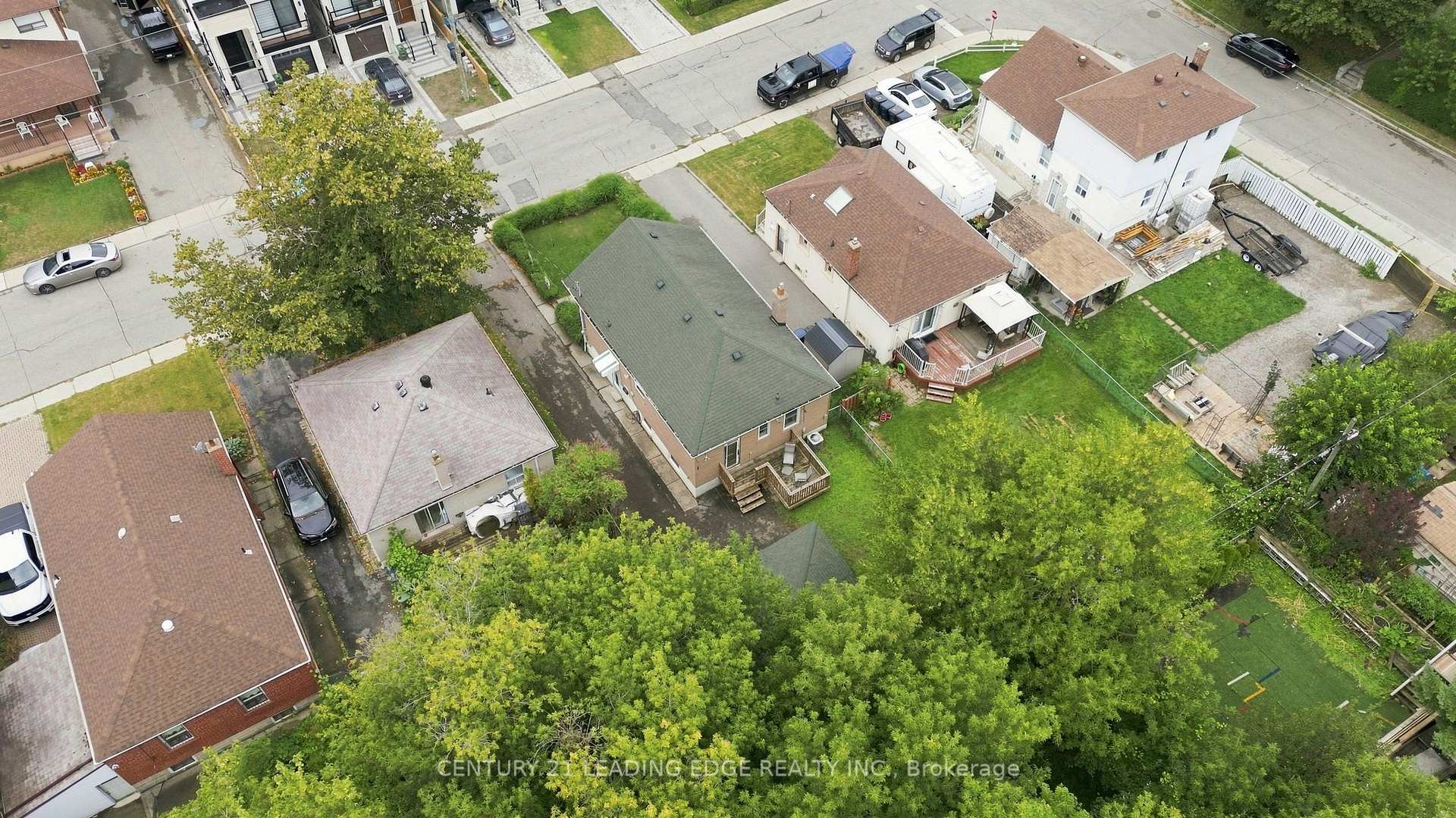 Photo 19 of 67 Pitt Avenue, Scarborough, Clairlea-Birchmount — HOMEH