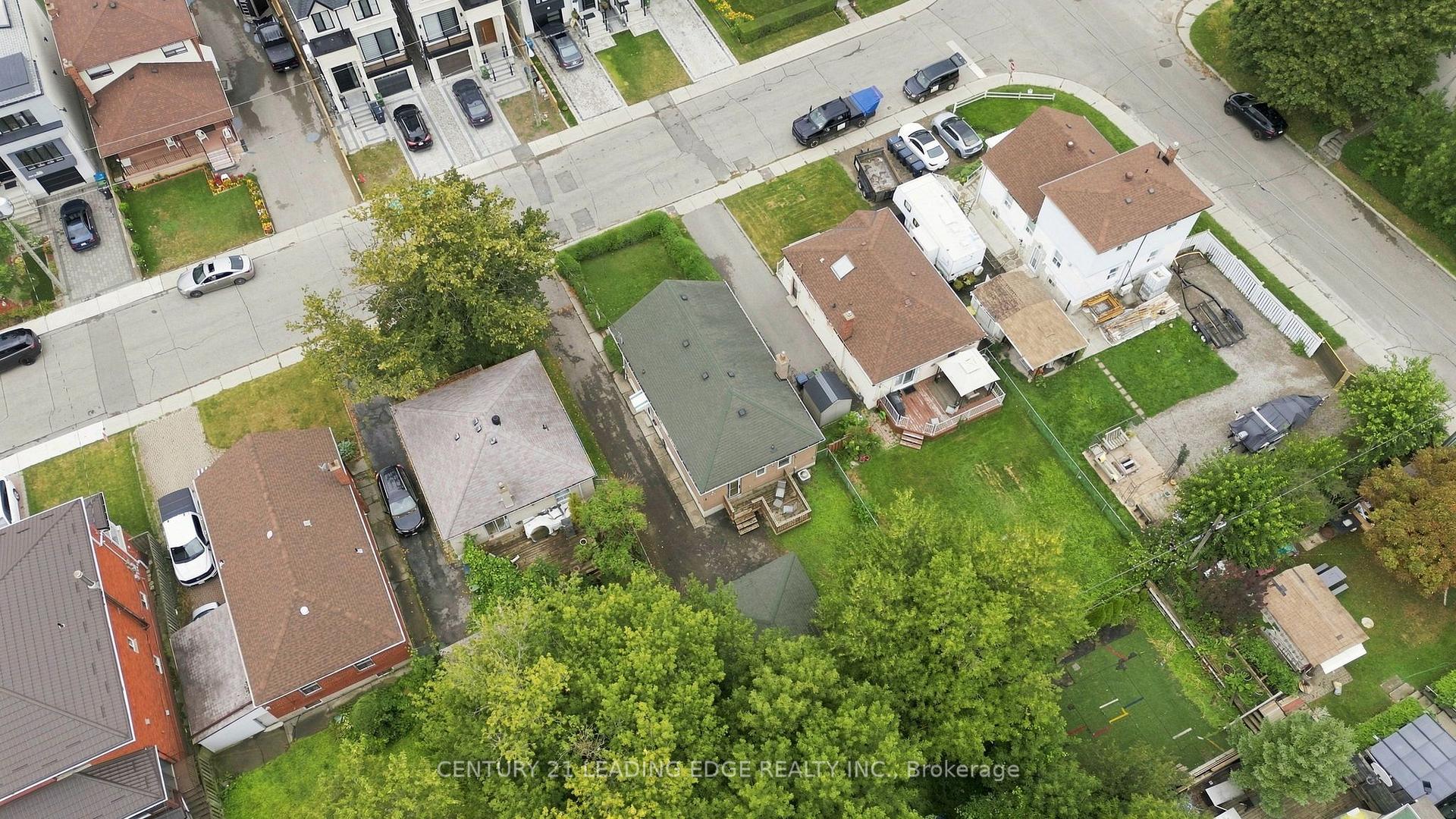 Photo 21 of 67 Pitt Avenue, Scarborough, Clairlea-Birchmount — HOMEH