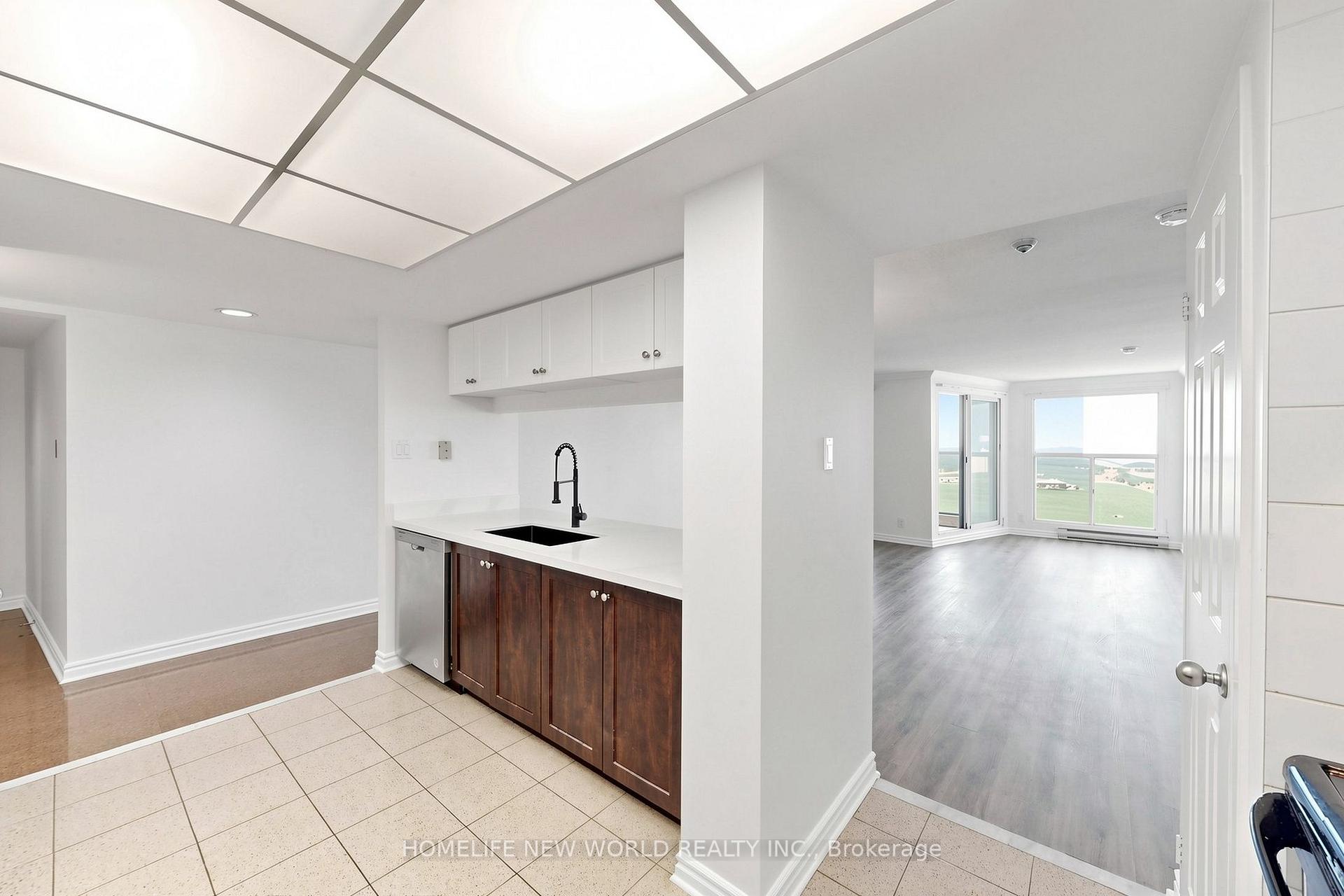 Photo 14 of Unit 3512, 99 Harbour Square, Toronto, Waterfront Communities — HOMEH