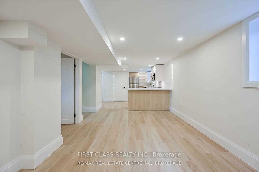 Photo 2 of Unit 2, 118 Manning Avenue, Hamilton, Greeningdon — HOMEH