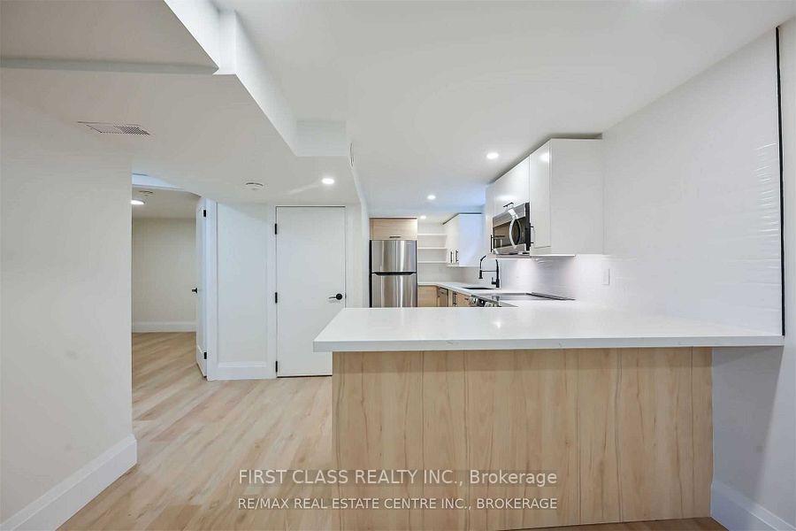 Photo 3 of Unit 2, 118 Manning Avenue, Hamilton, Greeningdon — HOMEH