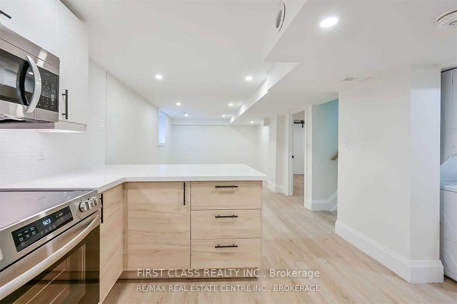 Photo 8 of Unit 2, 118 Manning Avenue, Hamilton, Greeningdon — HOMEH