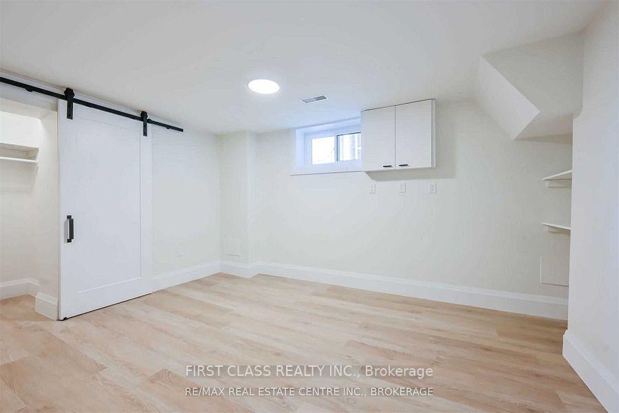 Photo 12 of Unit 2, 118 Manning Avenue, Hamilton, Greeningdon — HOMEH