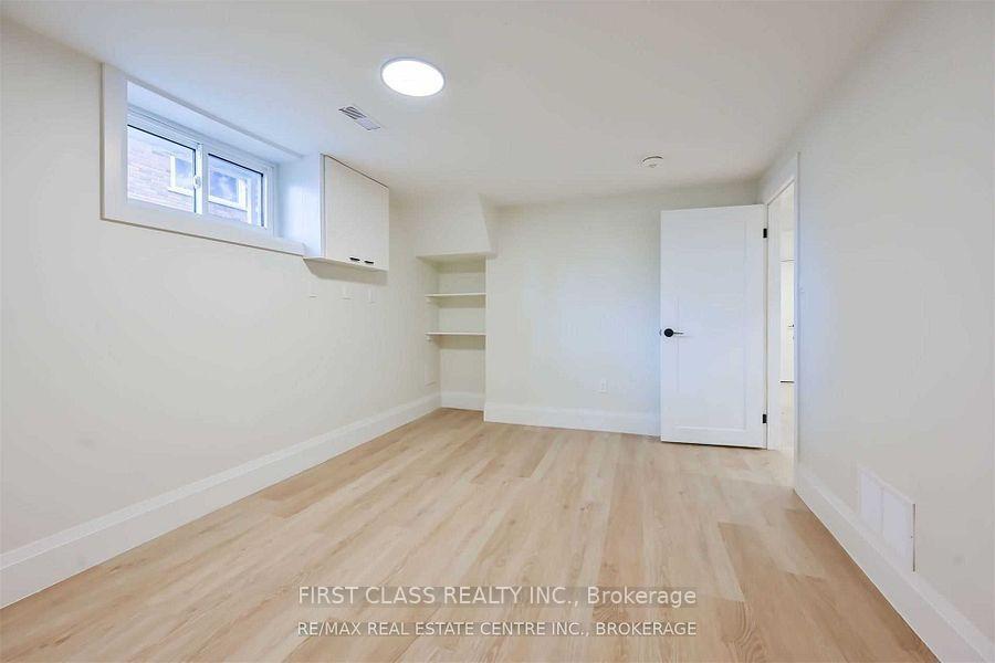 Photo 14 of Unit 2, 118 Manning Avenue, Hamilton, Greeningdon — HOMEH