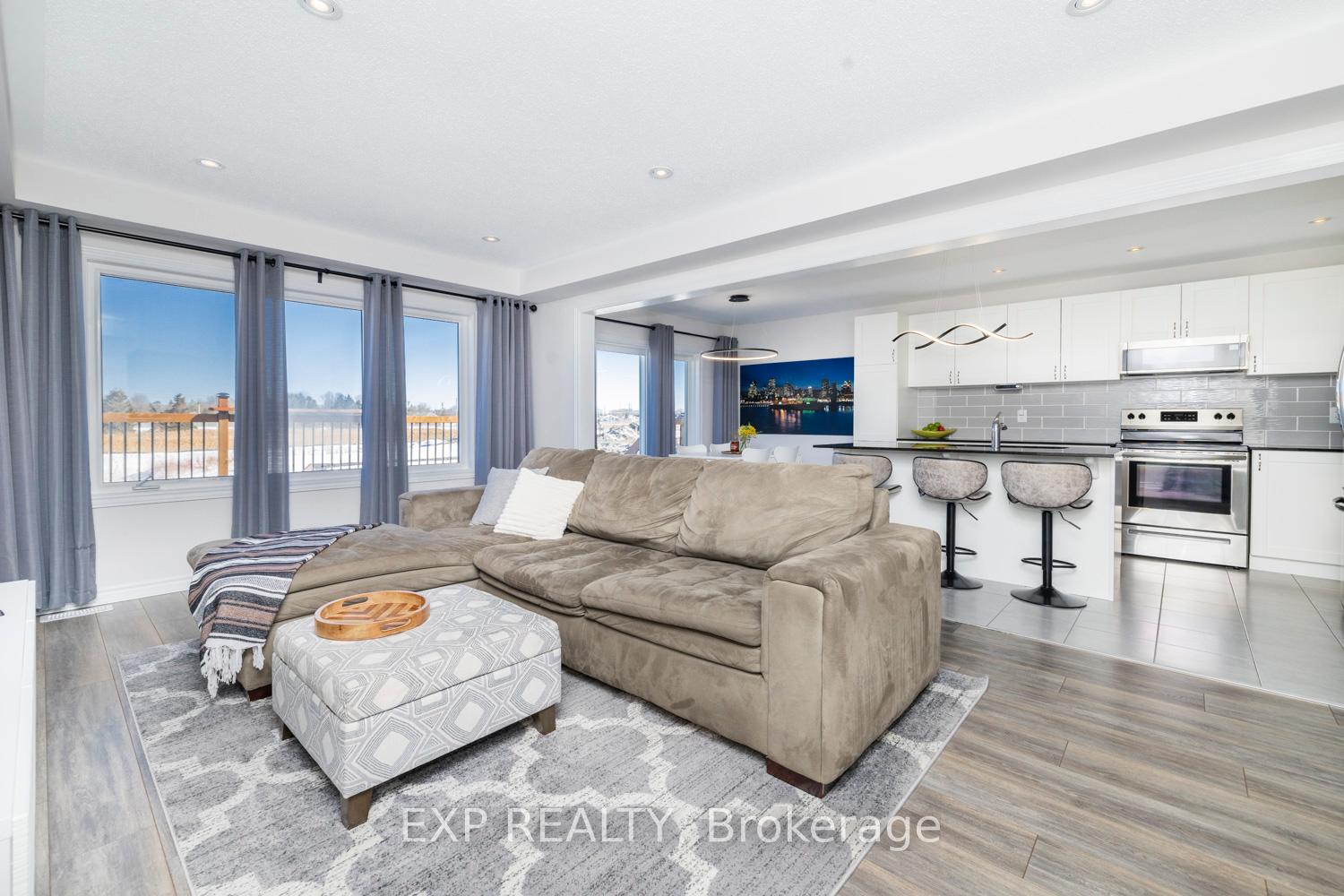 Photo 5 of 161 Cranesbill Road, Ottawa, Kanata - Emerald Meadows/Trailwest — HOMEH