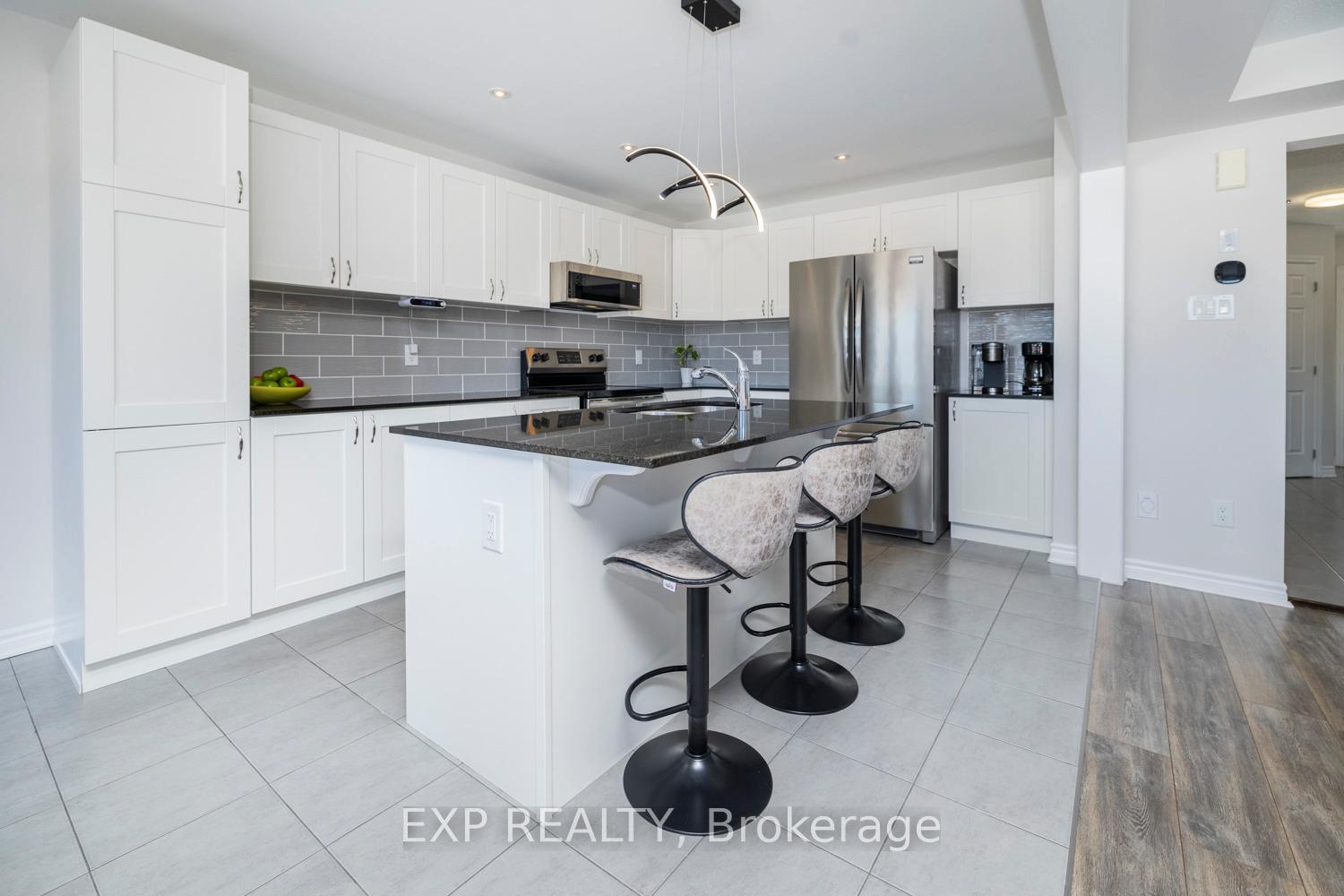 Photo 6 of 161 Cranesbill Road, Ottawa, Kanata - Emerald Meadows/Trailwest — HOMEH