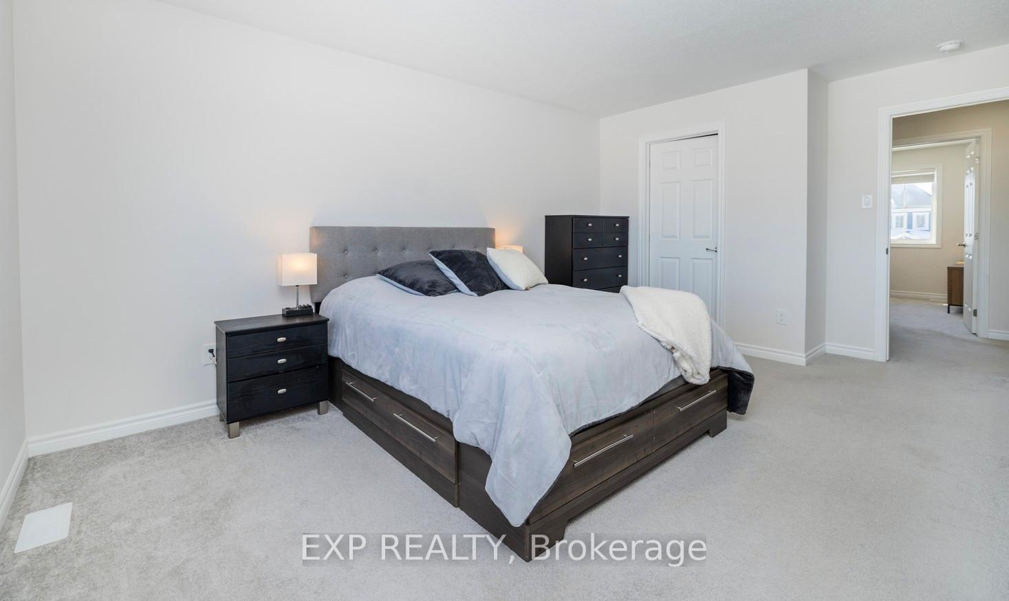 Photo 12 of 161 Cranesbill Road, Ottawa, Kanata - Emerald Meadows/Trailwest — HOMEH