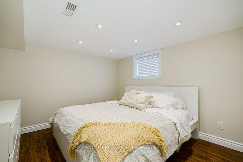 Photo 18 of 4 Chudleigh Road, Toronto, Caledonia-Fairbank — HOMEH