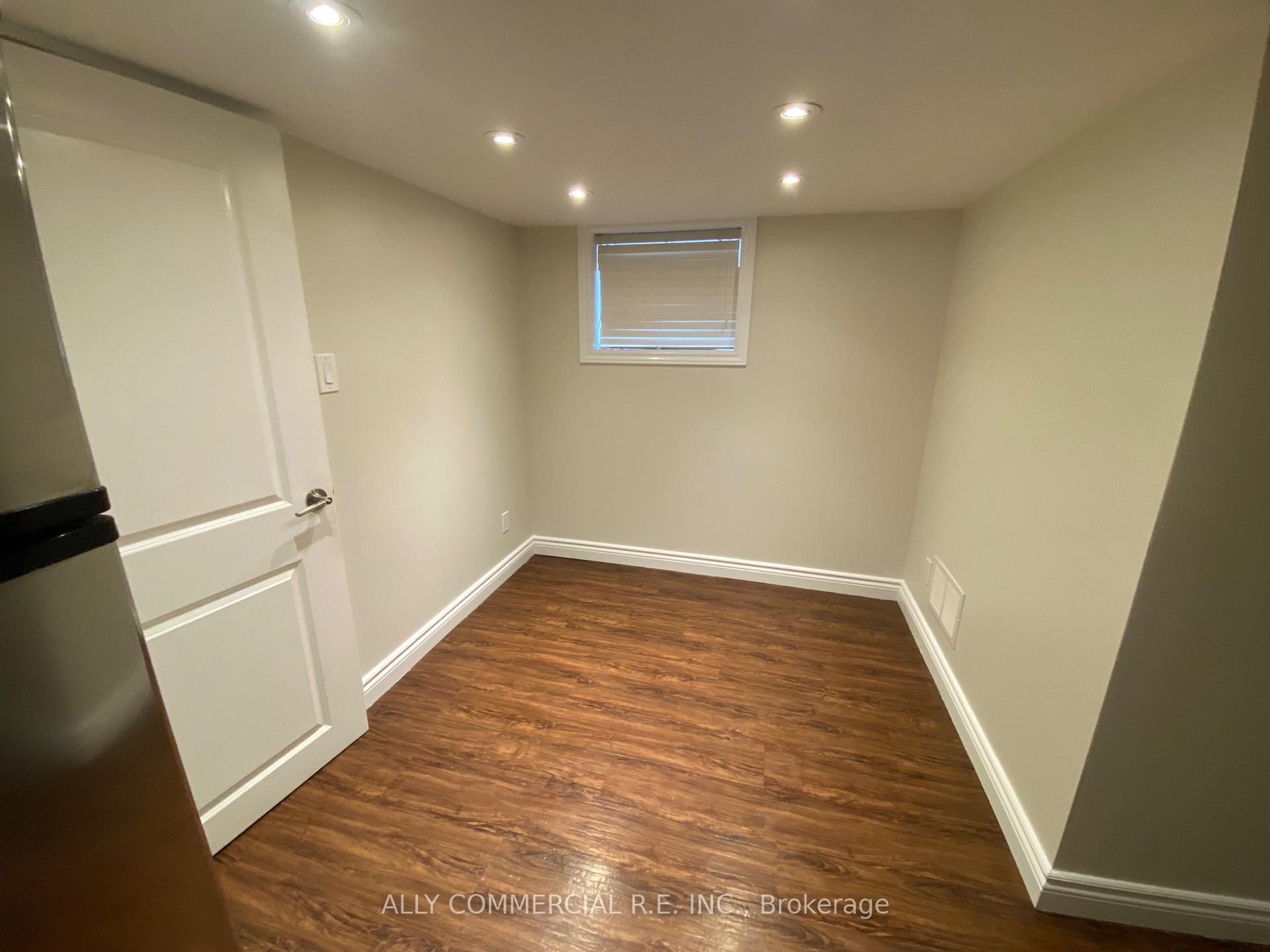 Photo 33 of 4 Chudleigh Road, Toronto, Caledonia-Fairbank — HOMEH