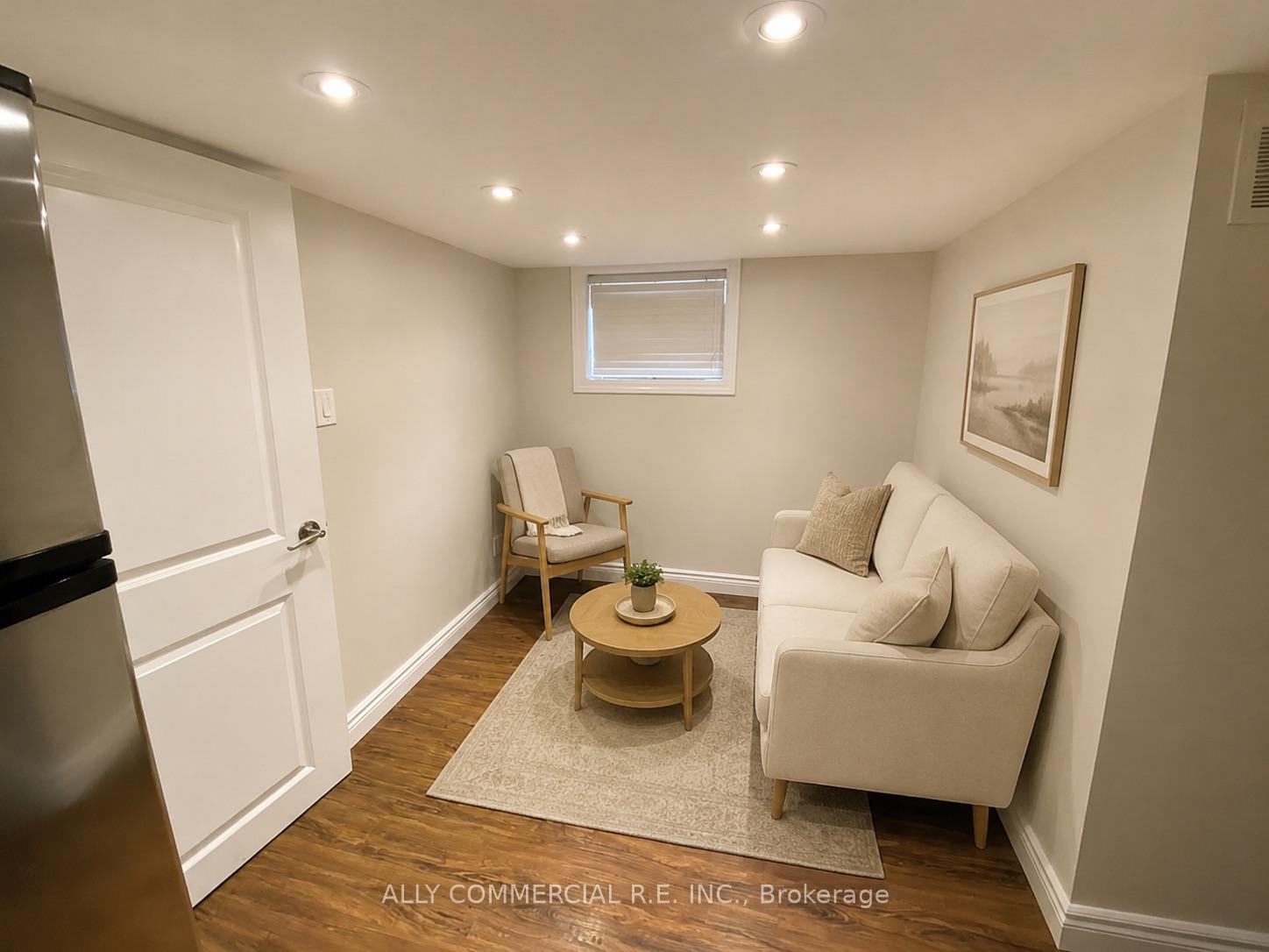 Photo 34 of 4 Chudleigh Road, Toronto, Caledonia-Fairbank — HOMEH