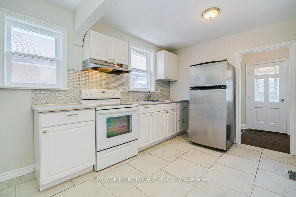 Photo 22 of 4 Chudleigh Road, Toronto, Caledonia-Fairbank — HOMEH