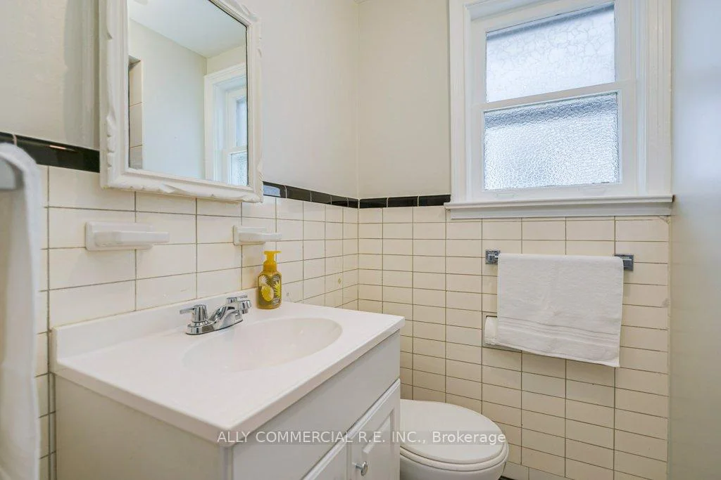 Photo 25 of 4 Chudleigh Road, Toronto, Caledonia-Fairbank — HOMEH