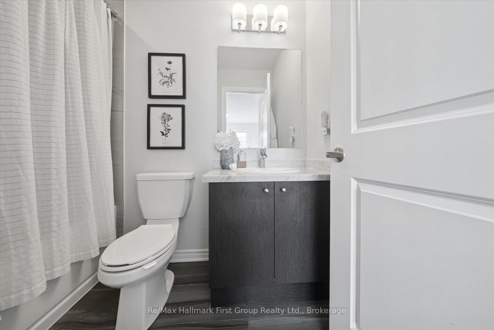 Photo 17 of 40 Porcelain Way, Whitby, Rolling Acres — HOMEH