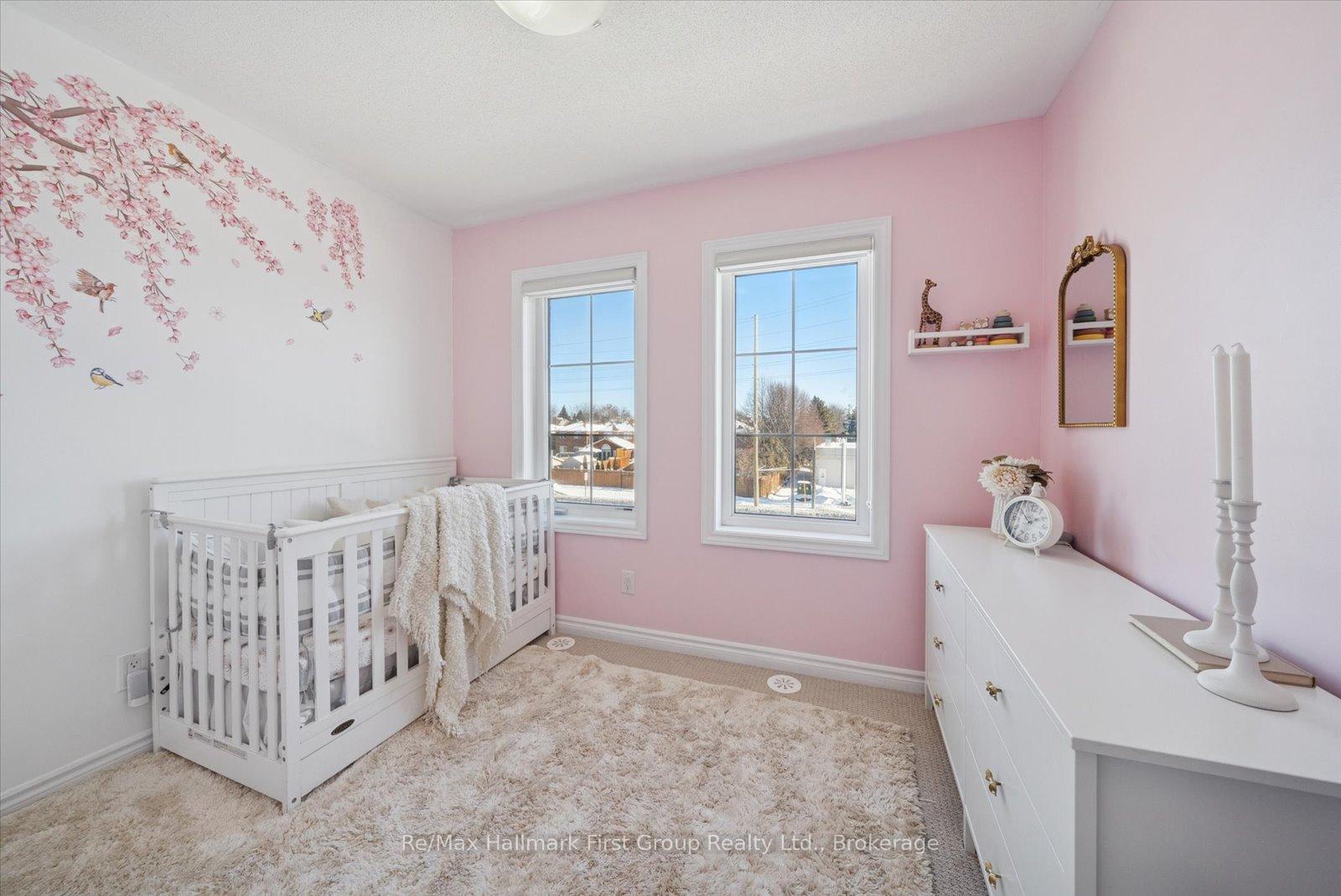 Photo 22 of 40 Porcelain Way, Whitby, Rolling Acres — HOMEH